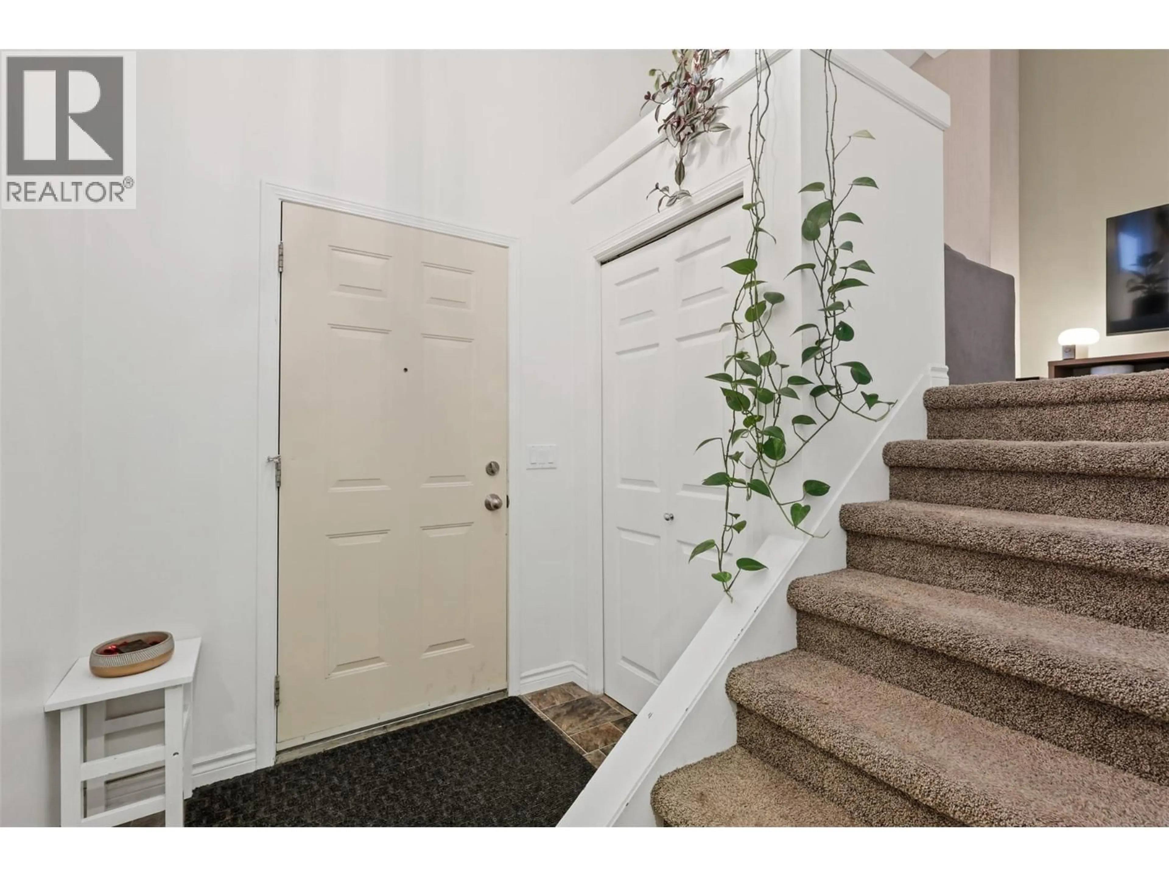 Indoor entryway for 34 - 1155 HUGH ALLAN DRIVE, Kamloops British Columbia V1S1B4