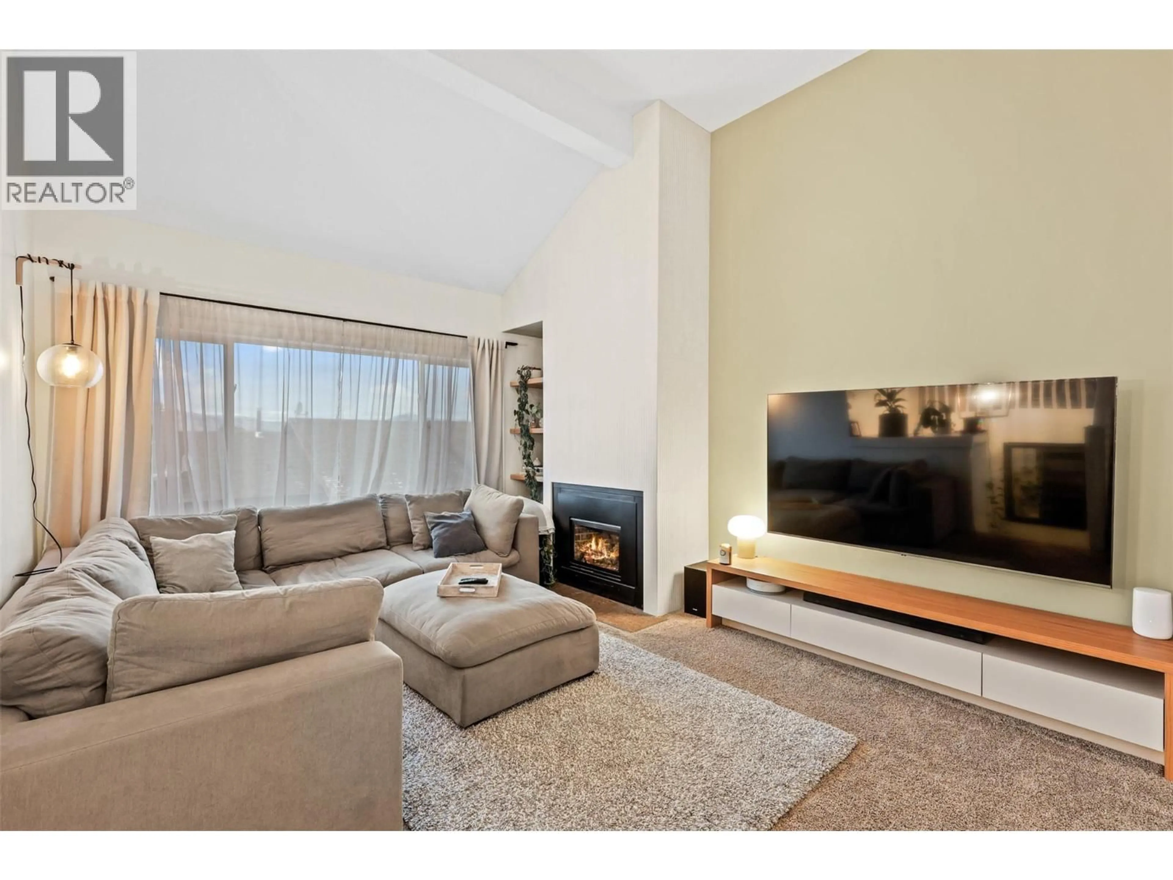 Living room with furniture, unknown for 34 - 1155 HUGH ALLAN DRIVE, Kamloops British Columbia V1S1B4