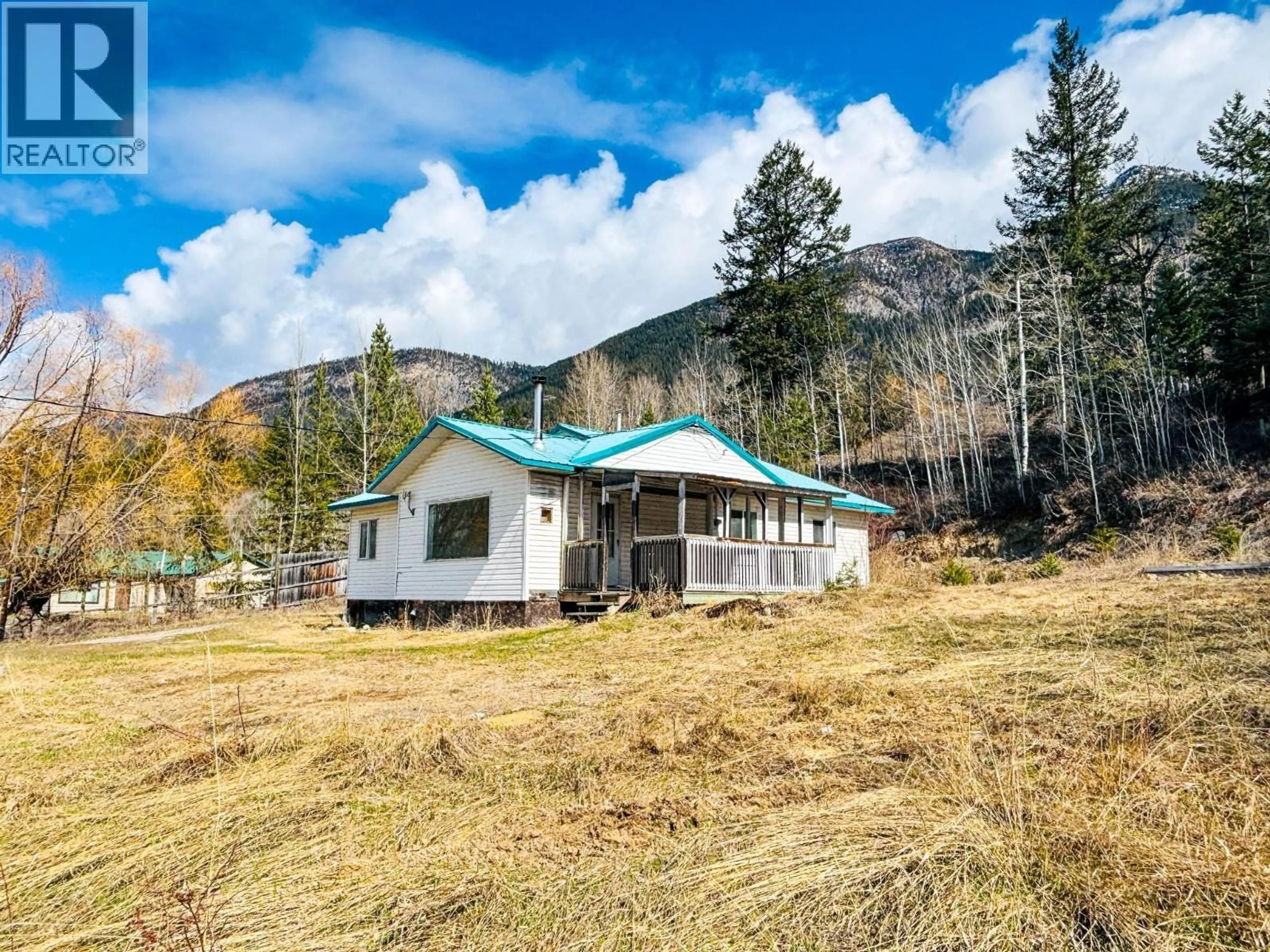 A pic from outside/outdoor area/front of a property/back of a property/a pic from drone, mountain view for 2866 95 HIGHWAY, Brisco British Columbia V0A1B0