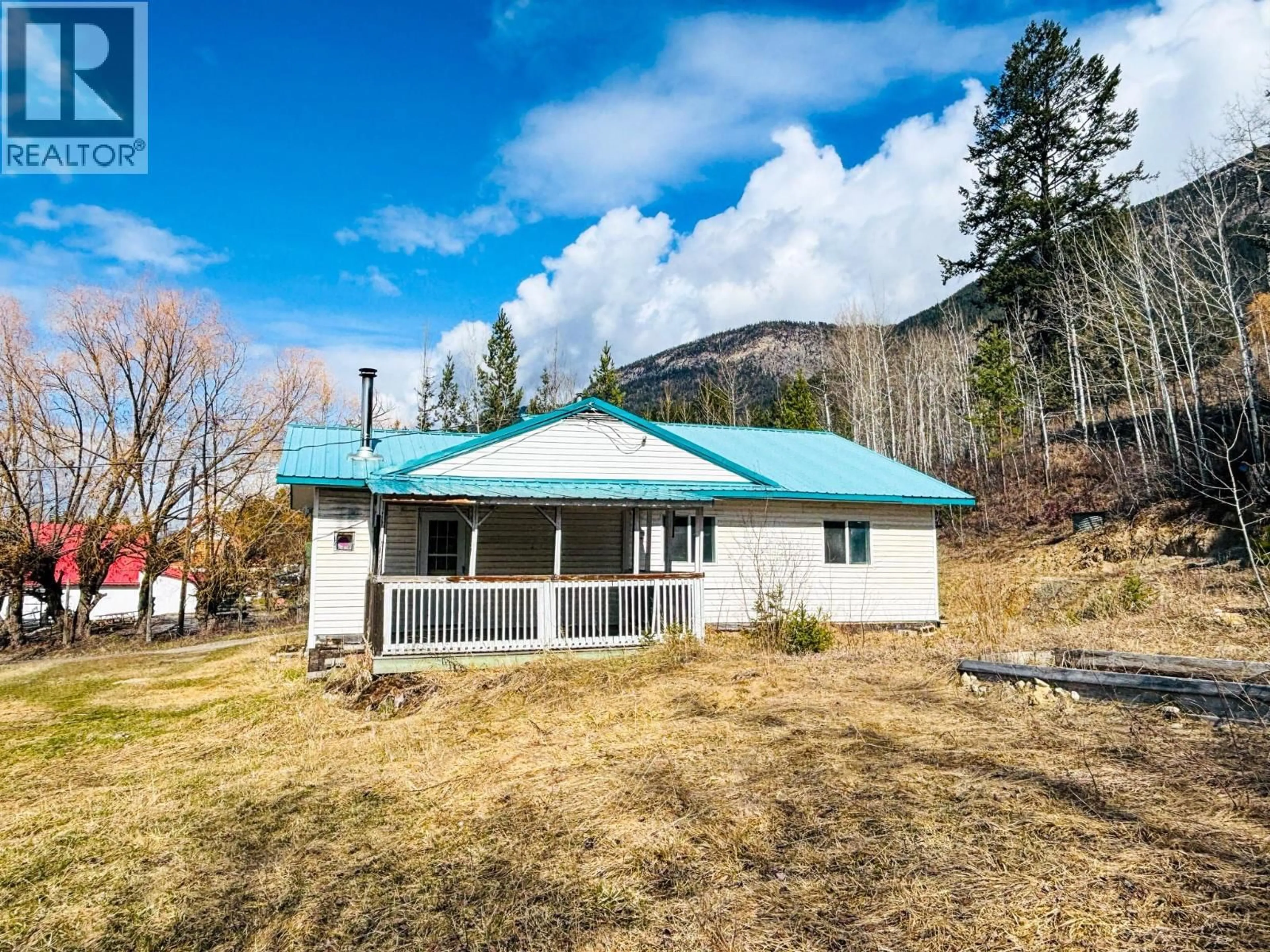 A pic from outside/outdoor area/front of a property/back of a property/a pic from drone, mountain view for 2866 95 HIGHWAY, Brisco British Columbia V0A1B0