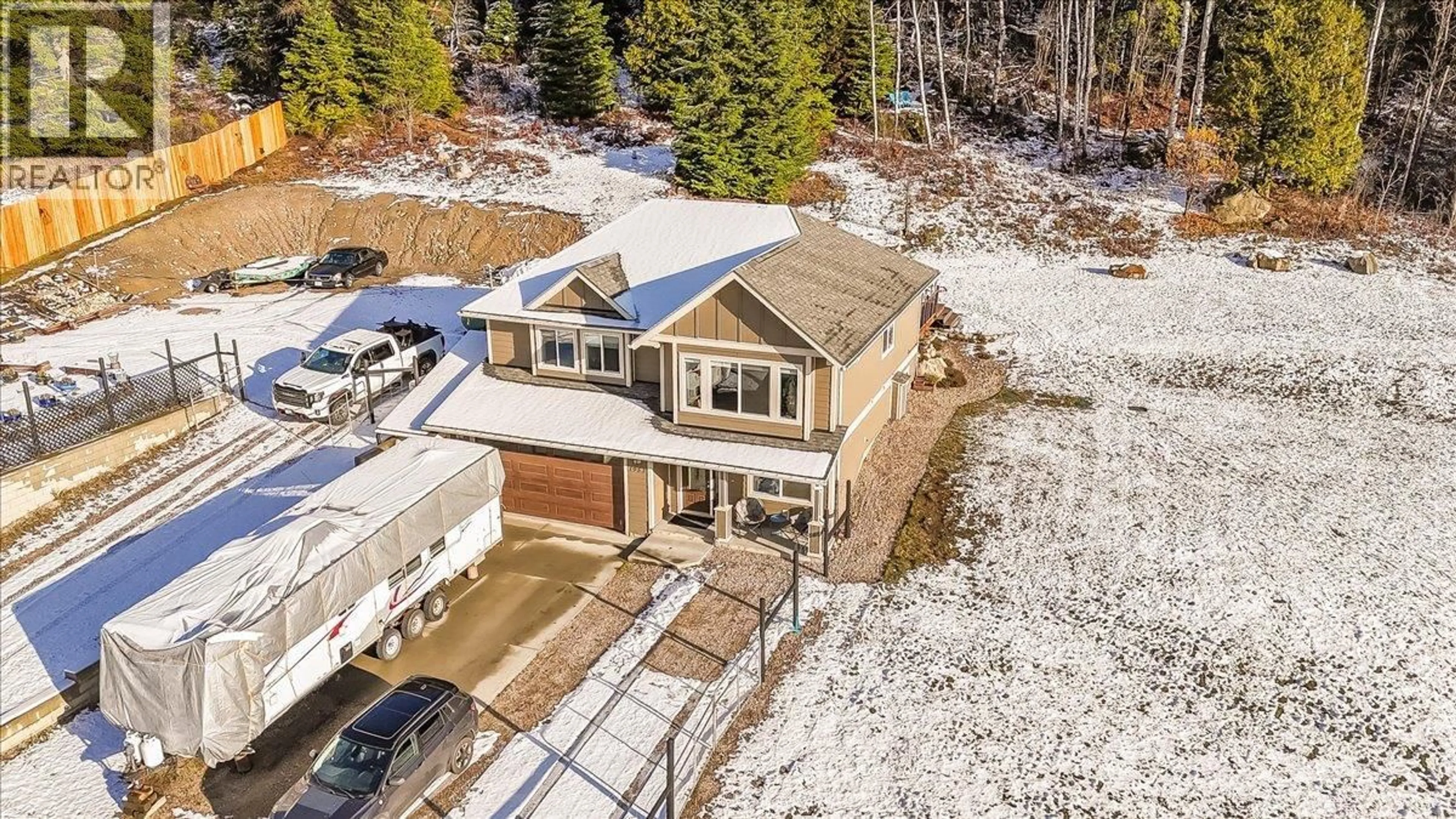 A pic from outside/outdoor area/front of a property/back of a property/a pic from drone, unknown for 1953 SANDY ROAD, Castlegar British Columbia V1N4T1