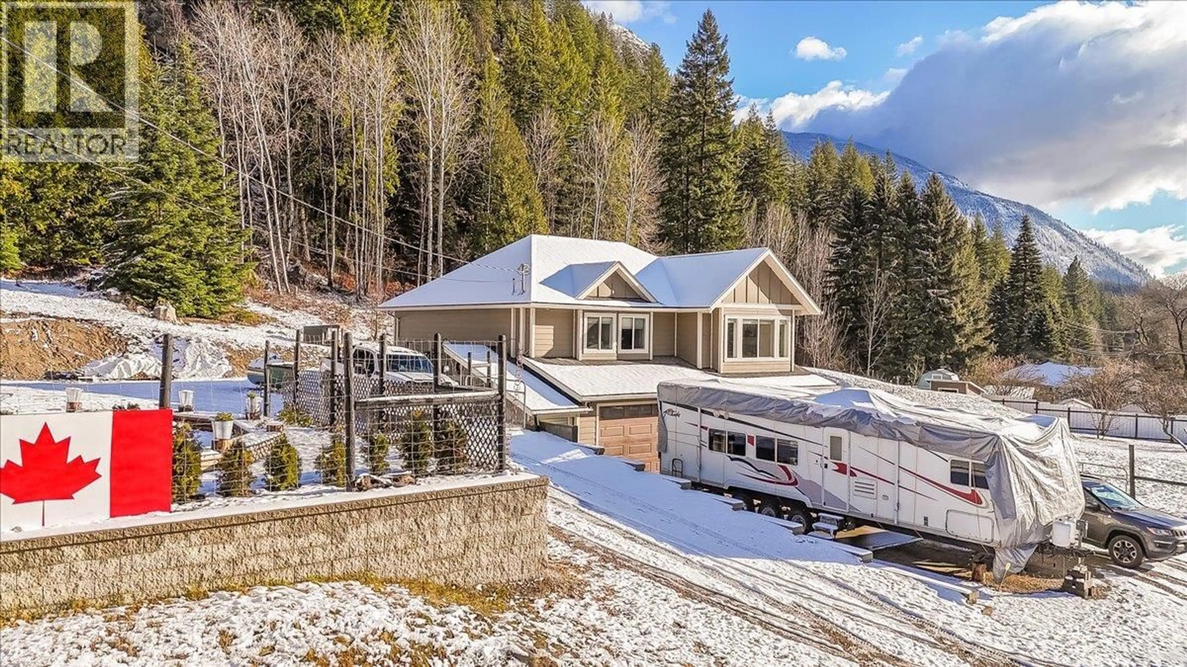 A pic from outside/outdoor area/front of a property/back of a property/a pic from drone, mountain view for 1953 SANDY ROAD, Castlegar British Columbia V1N4T1