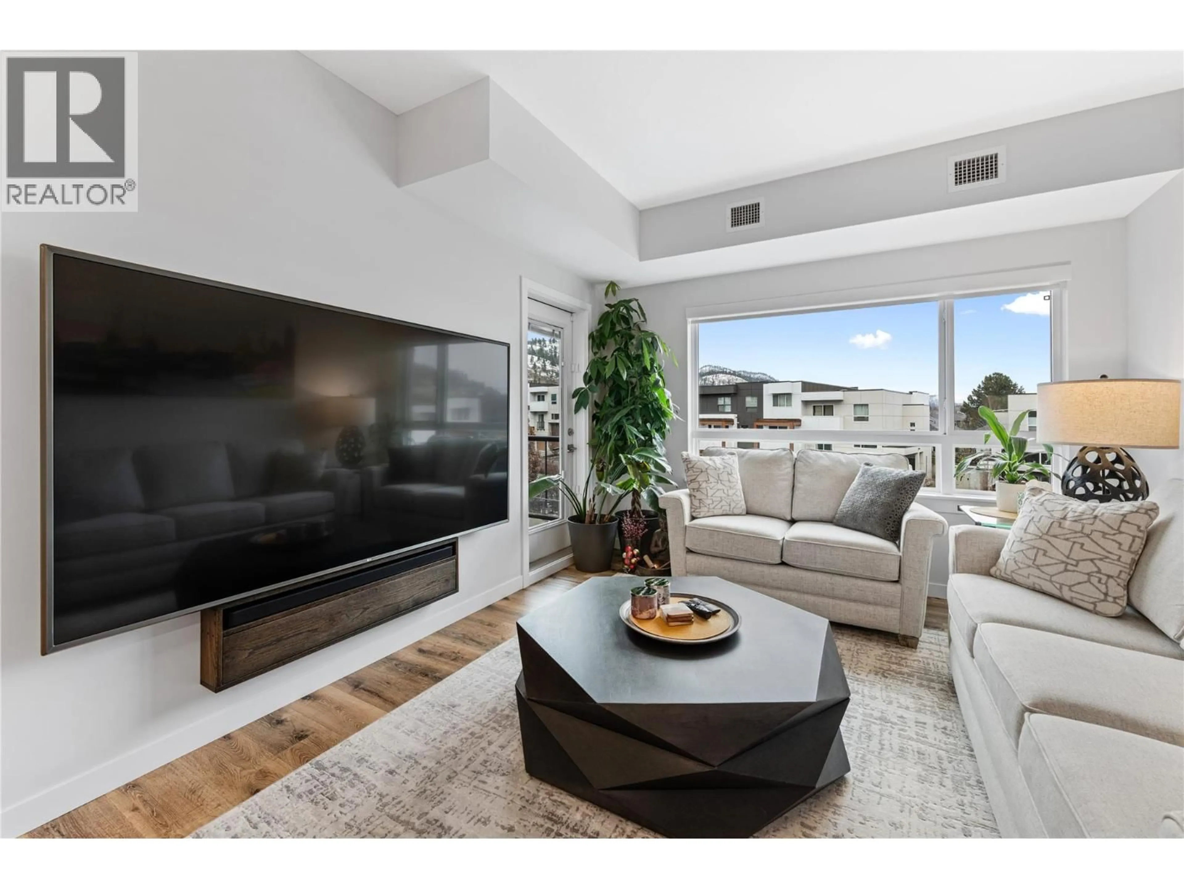 Living room with furniture, unknown for 300 - 722 VALLEY ROAD, Kelowna British Columbia V1V0E2