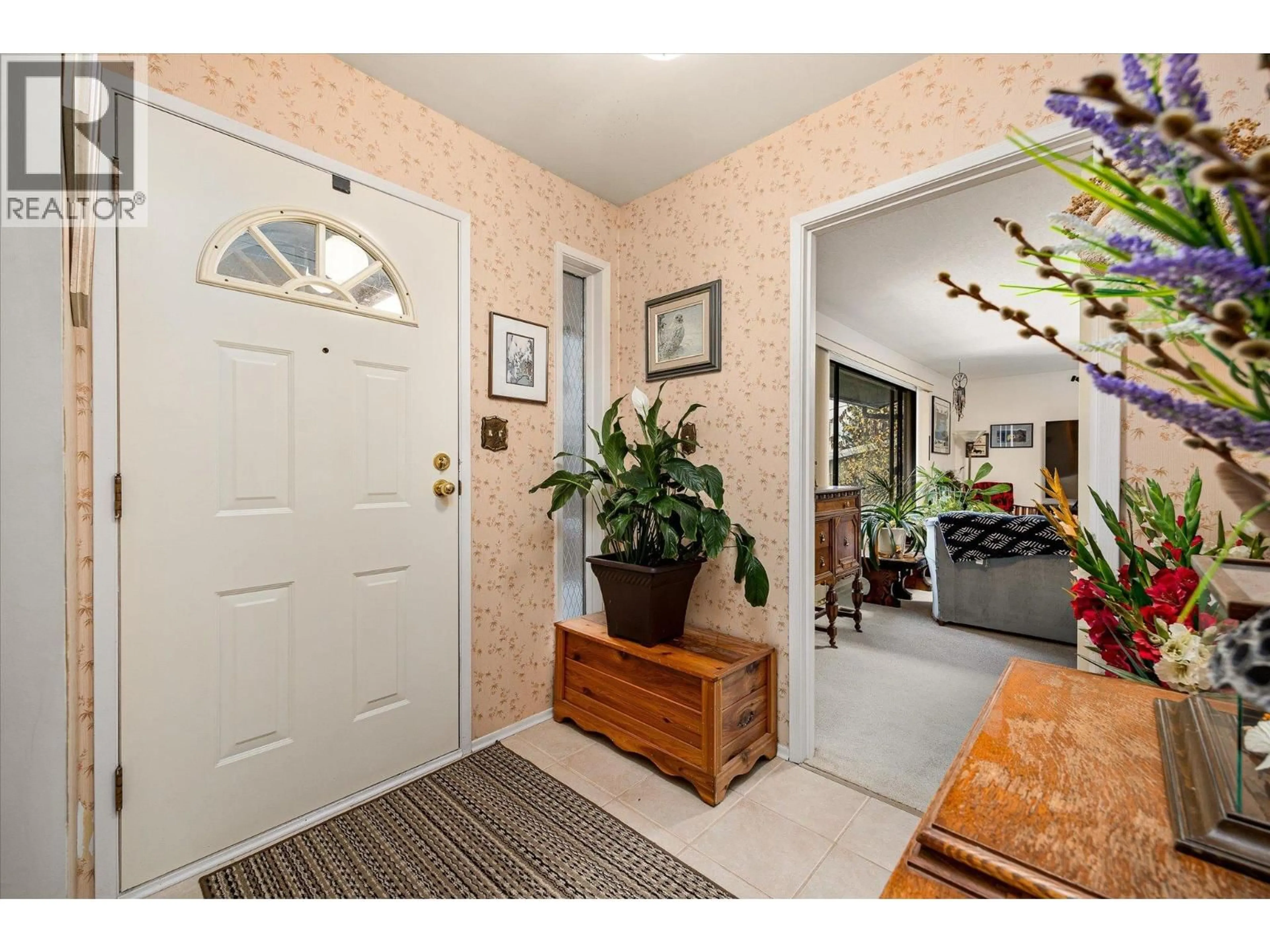 Indoor entryway for 2425 COLLINGWOOD ROAD, West Kelowna British Columbia V1Z3C3