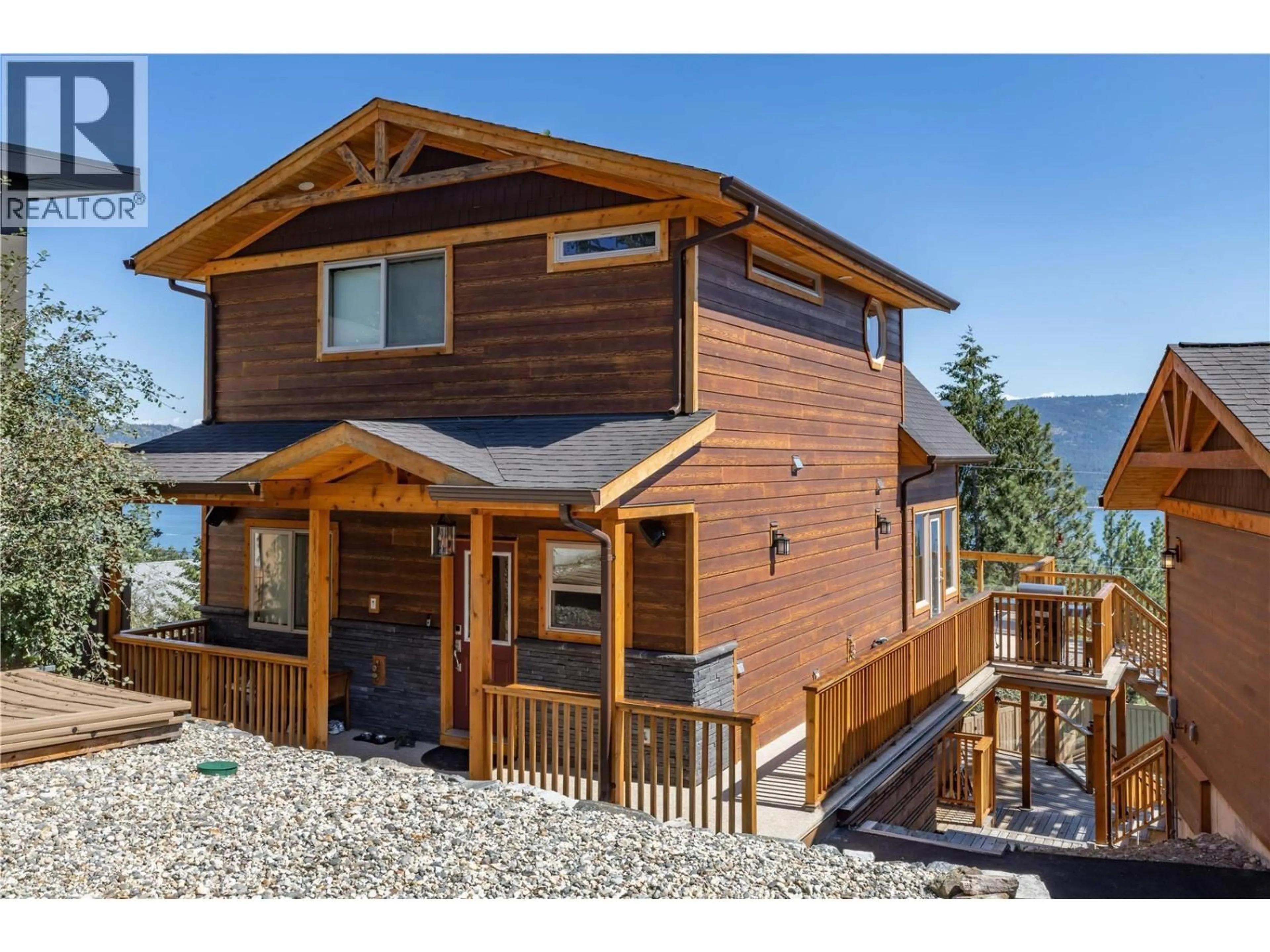 Home with vinyl exterior material, mountain view for 563 MOUNTAIN DRIVE, Vernon British Columbia V1H2B7