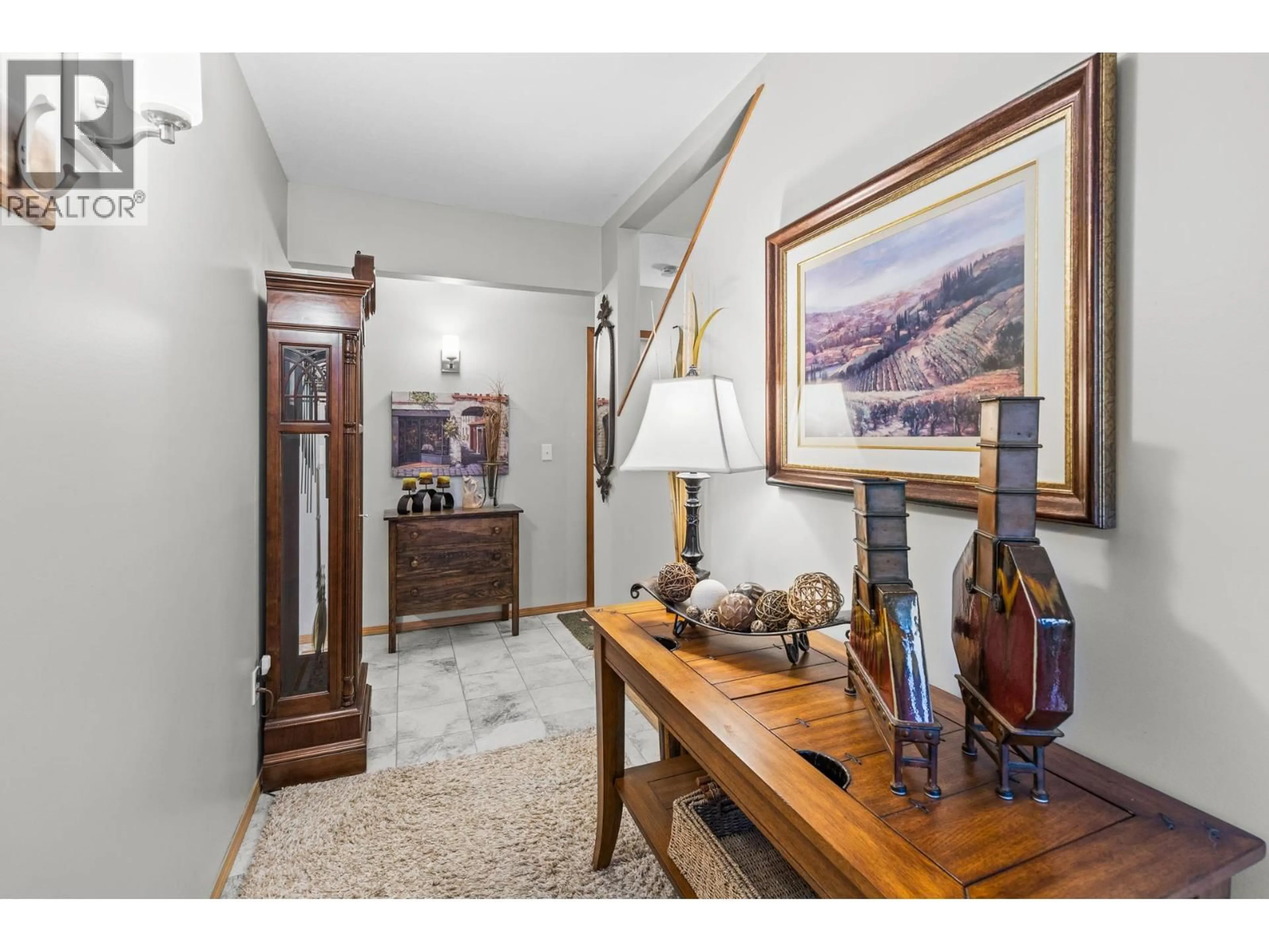 Indoor foyer for 16455 COMMONAGE ROAD, Lake Country British Columbia V4V1B3