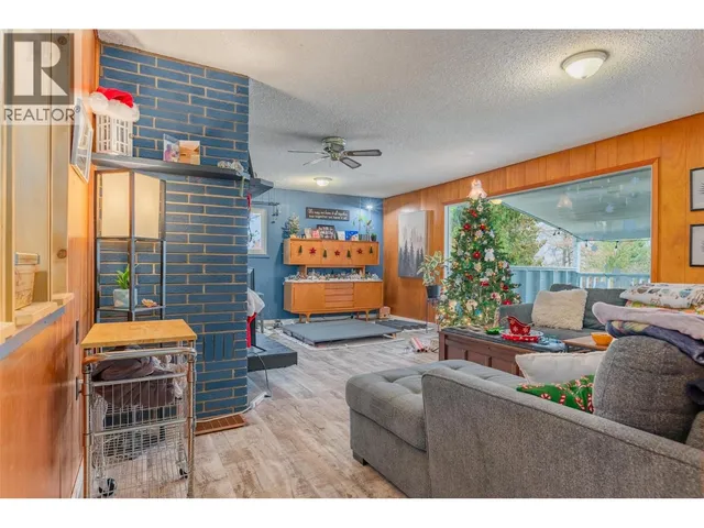701 10TH AVENUE, Castlegar 5