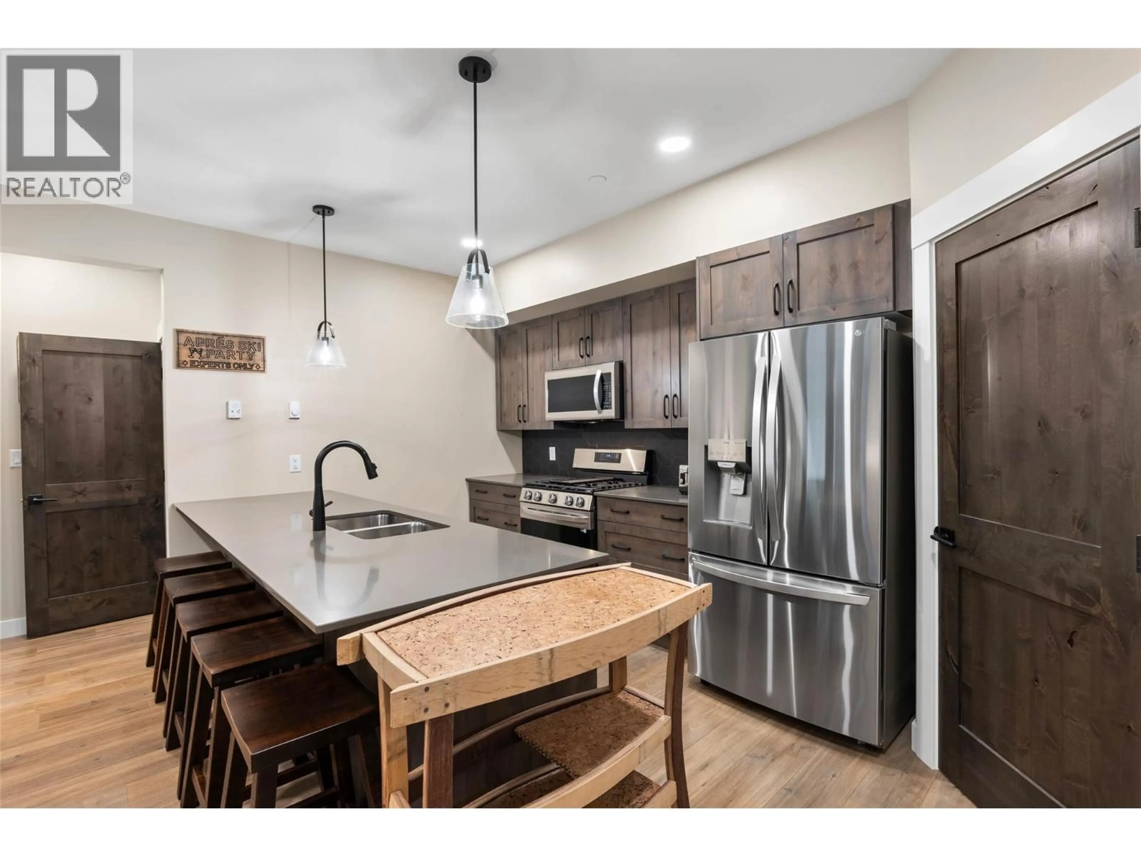Open concept kitchen, unknown for 5 - 5050 VALLEY DRIVE, Sun Peaks British Columbia V0E5N0