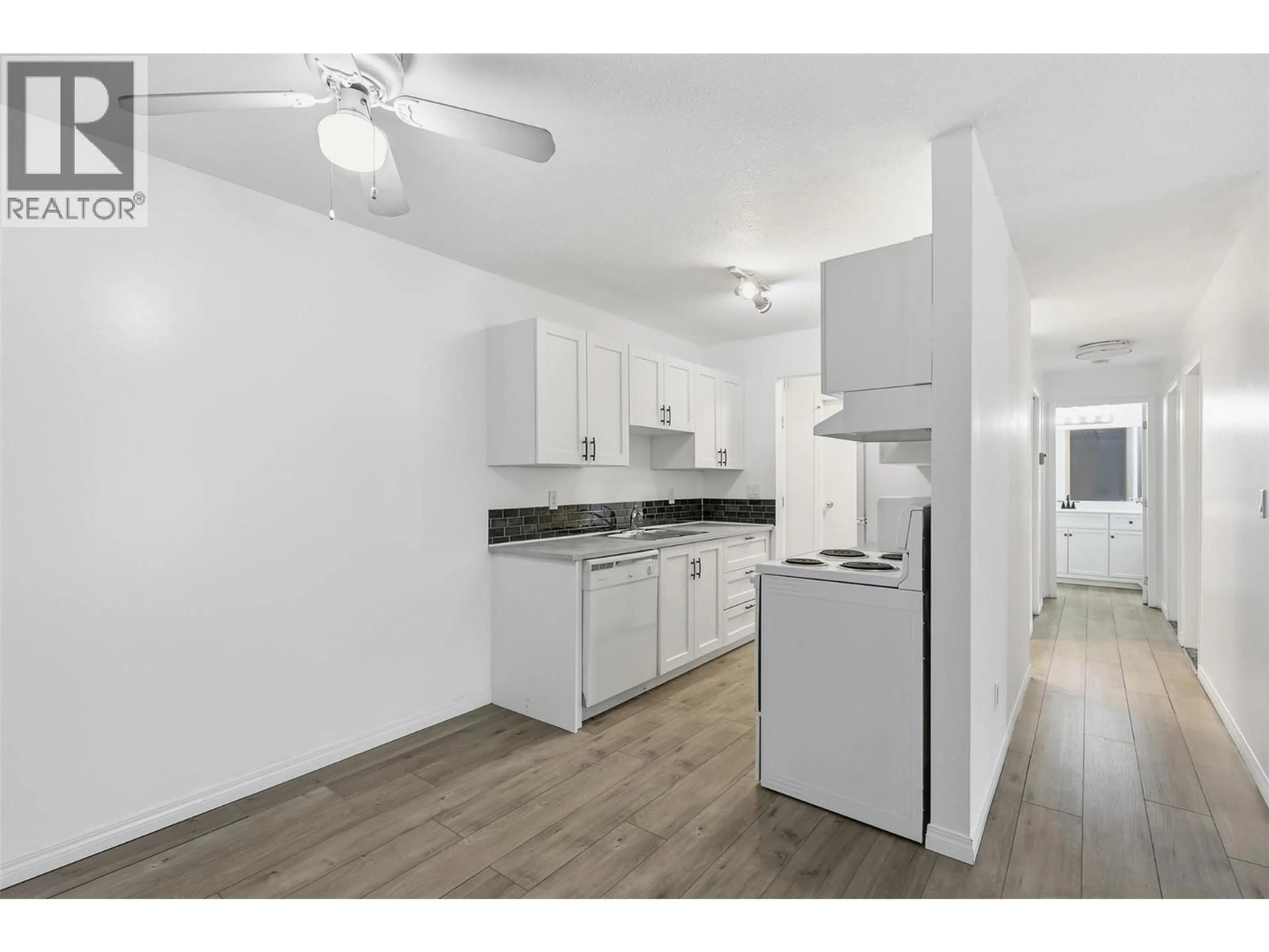 Standard kitchen, unknown for 119 - 1760 BRUNNER AVENUE, Kamloops British Columbia V2B3L7