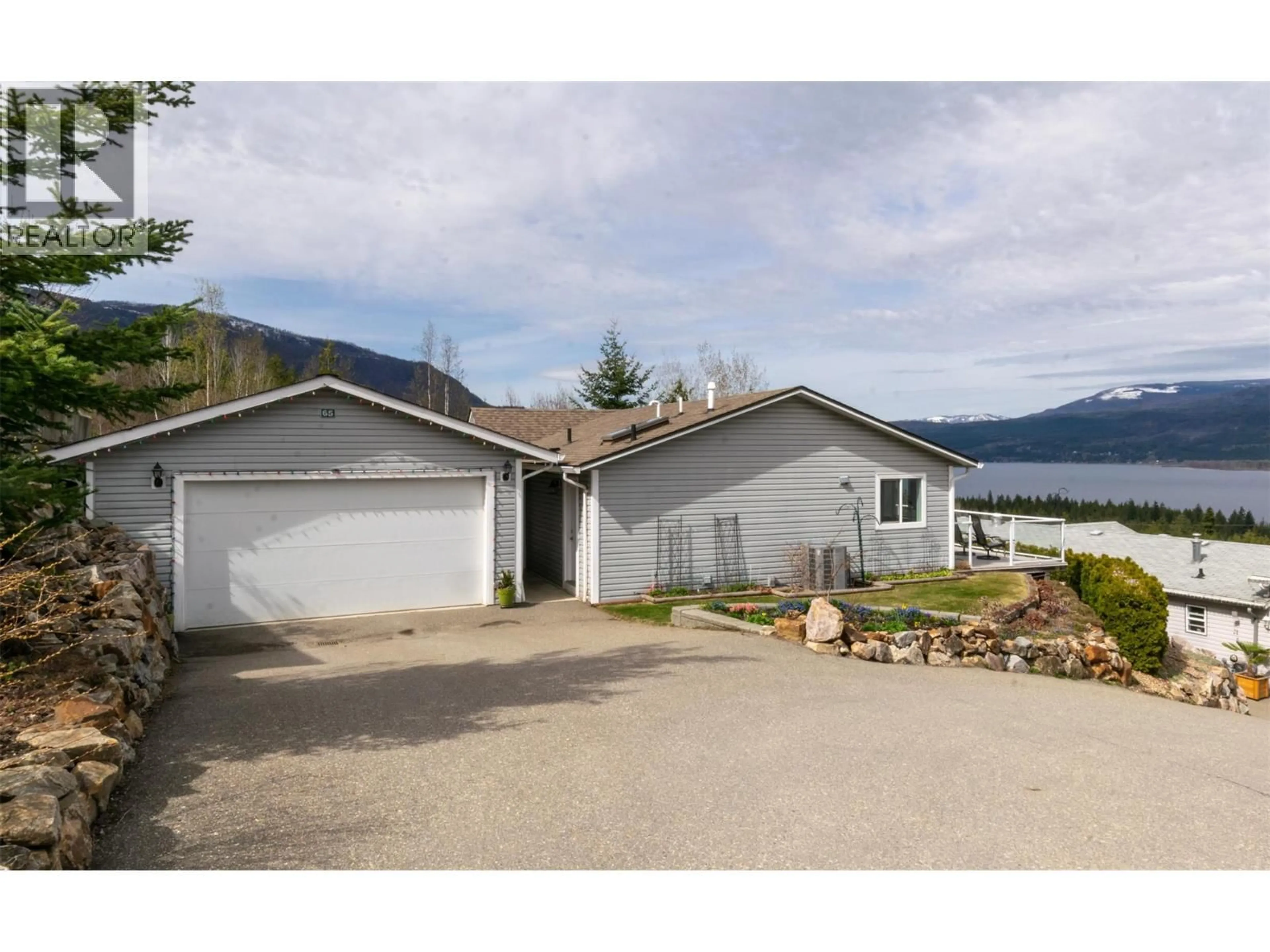 A pic from outside/outdoor area/front of a property/back of a property/a pic from drone, water/lake/river/ocean view for 65 - 1510 TRANS CANADA HIGHWAY, Sorrento British Columbia V0E2W0