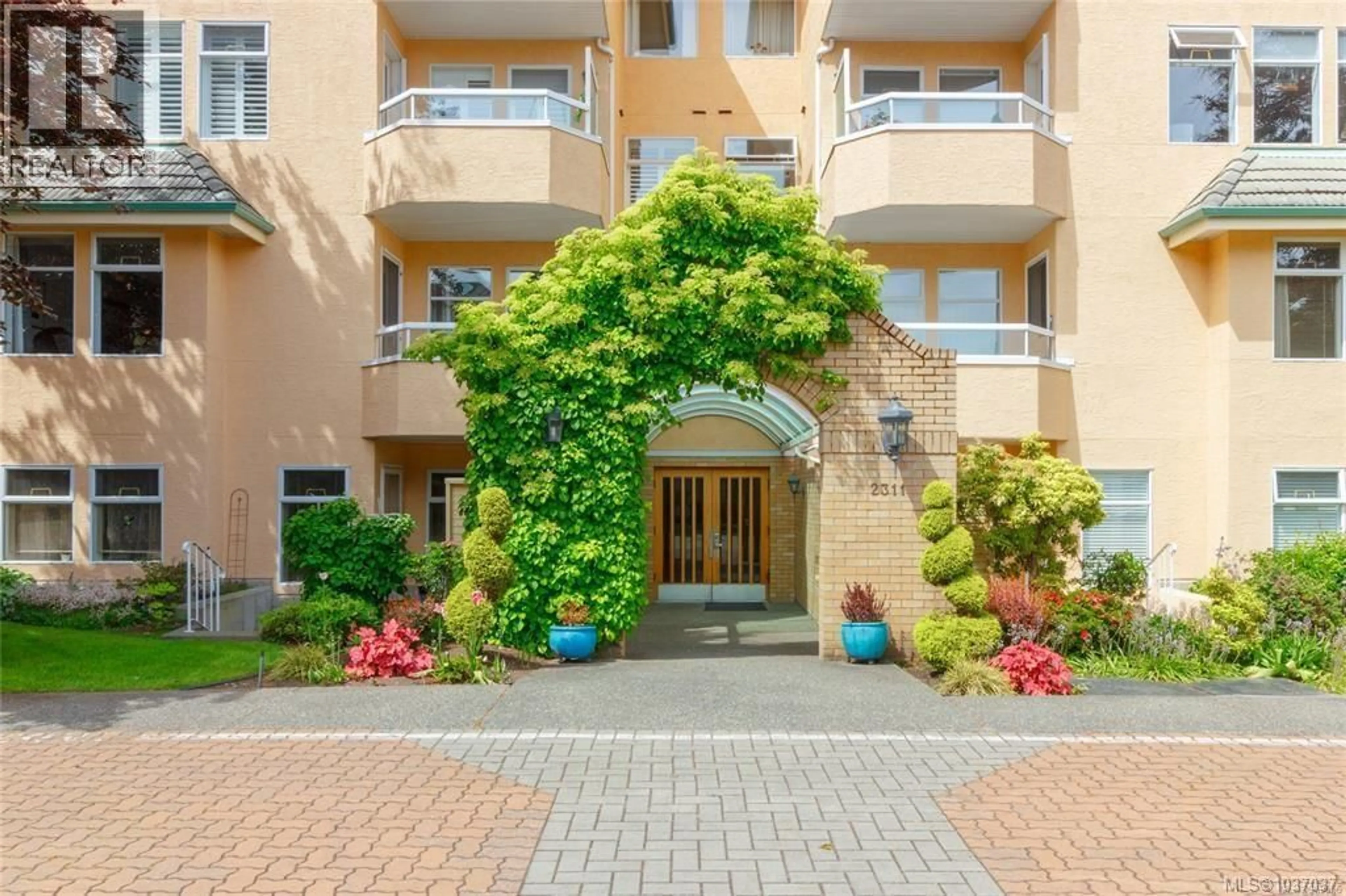 Unknown for 201 - 2311 MILLS ROAD, Sidney British Columbia V8L2C3