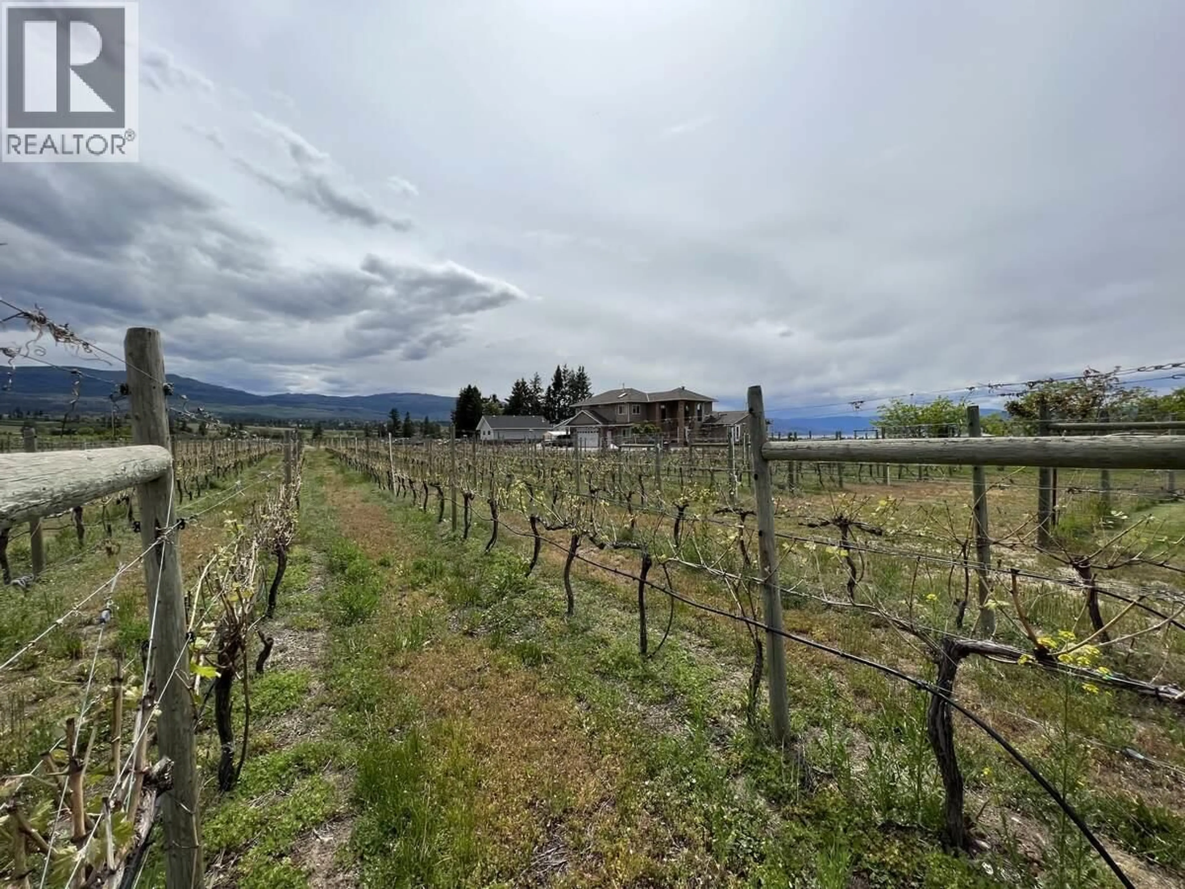 Unknown for 3380 NEID ROAD, Kelowna British Columbia V1W4H5