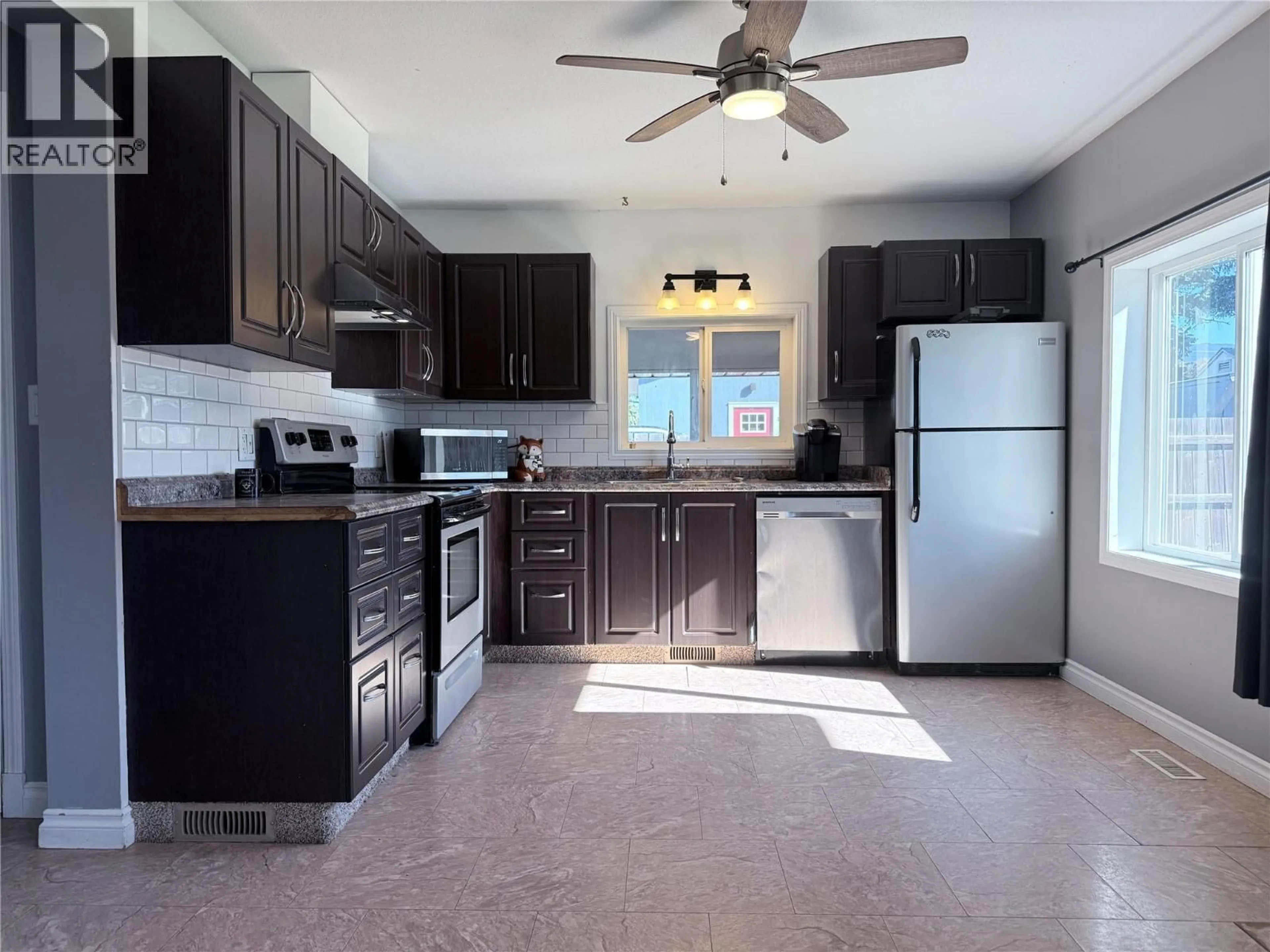 Standard kitchen, ceramic/tile floor for 917 4A STREET SOUTH, Cranbrook British Columbia V1C1J3