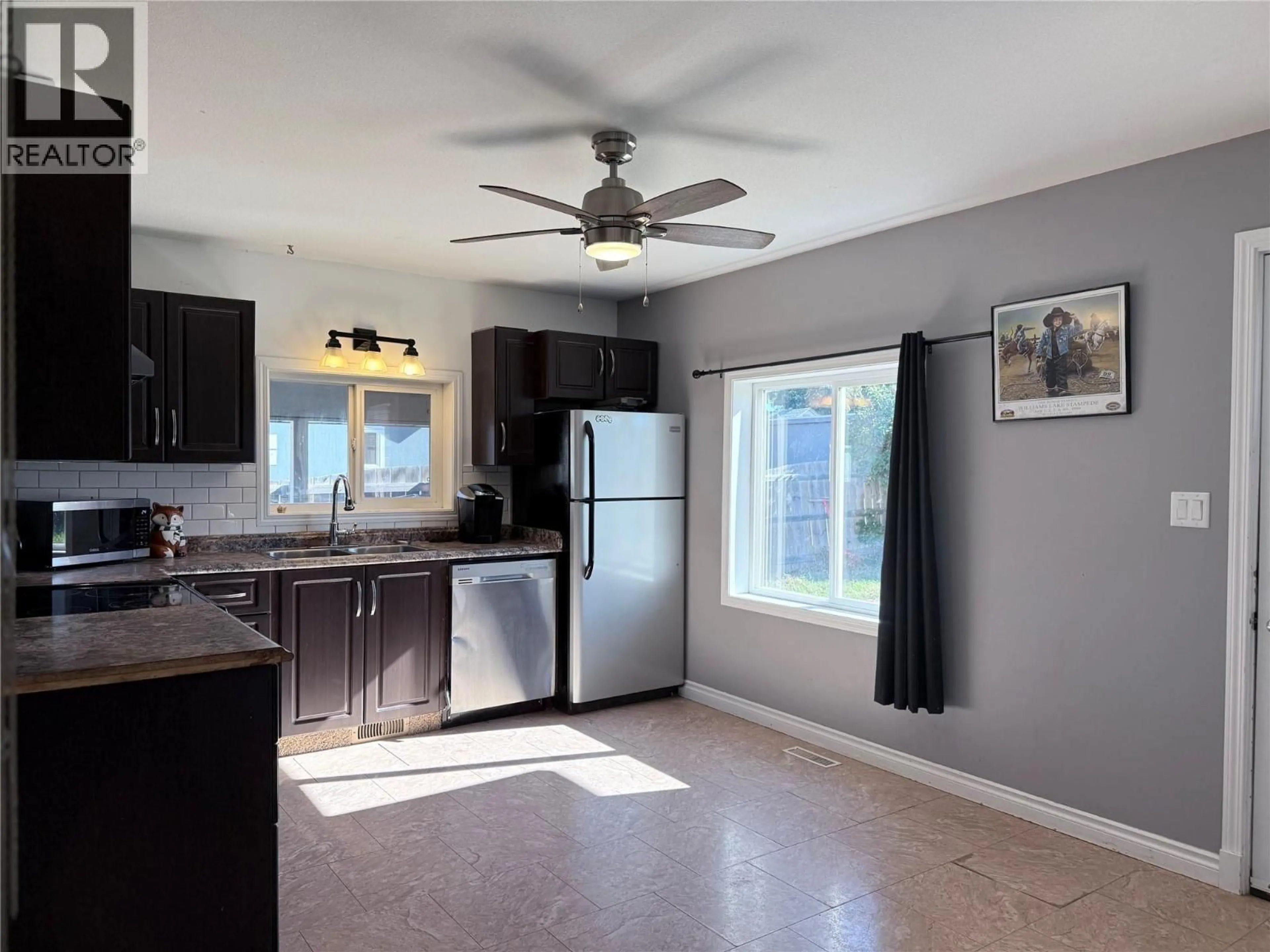Open concept kitchen, unknown for 917 4A STREET SOUTH, Cranbrook British Columbia V1C1J3