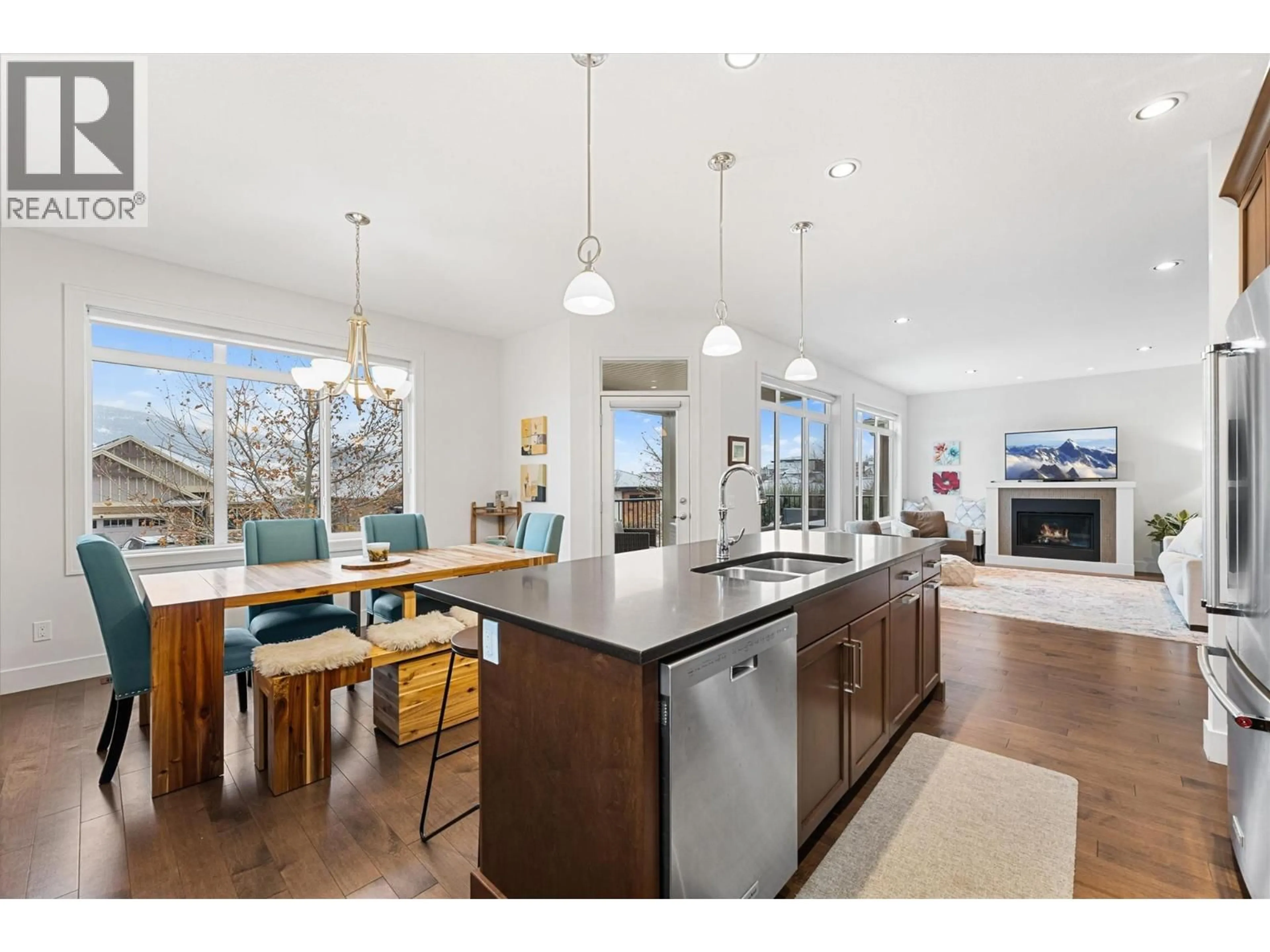 Open concept kitchen, wood/laminate floor for 13080 GIBBONS DRIVE, Lake Country British Columbia V4V2S4