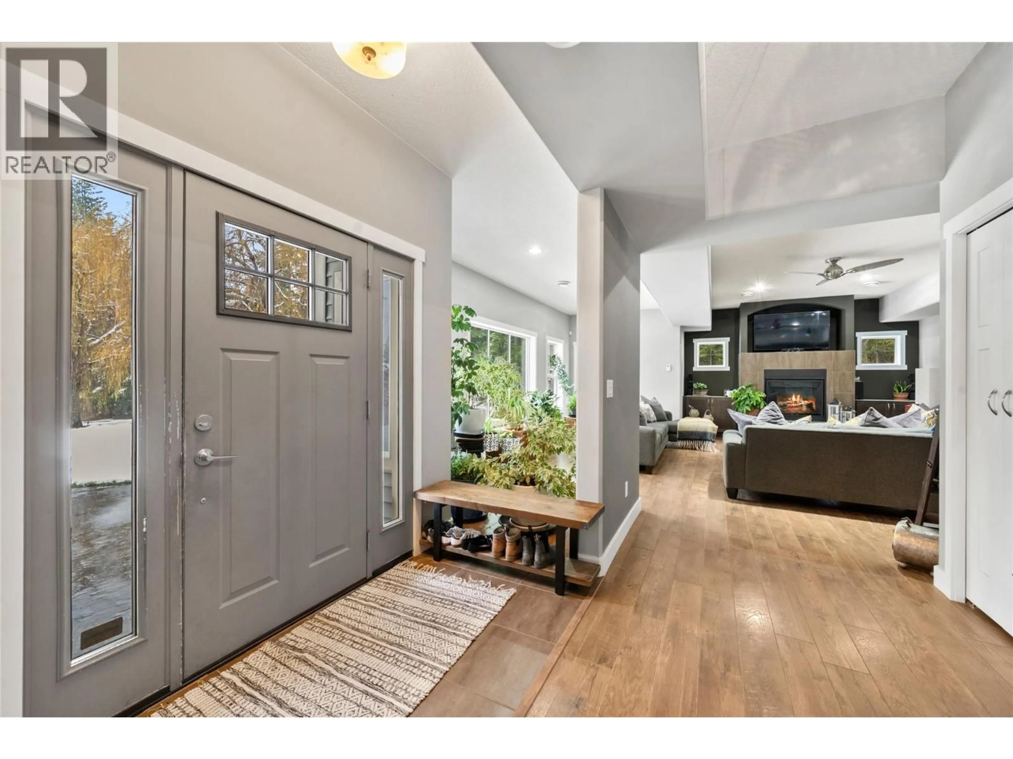 Indoor entryway for 3751 65 AVENUE NORTHWEST, Salmon Arm British Columbia V1E3A5