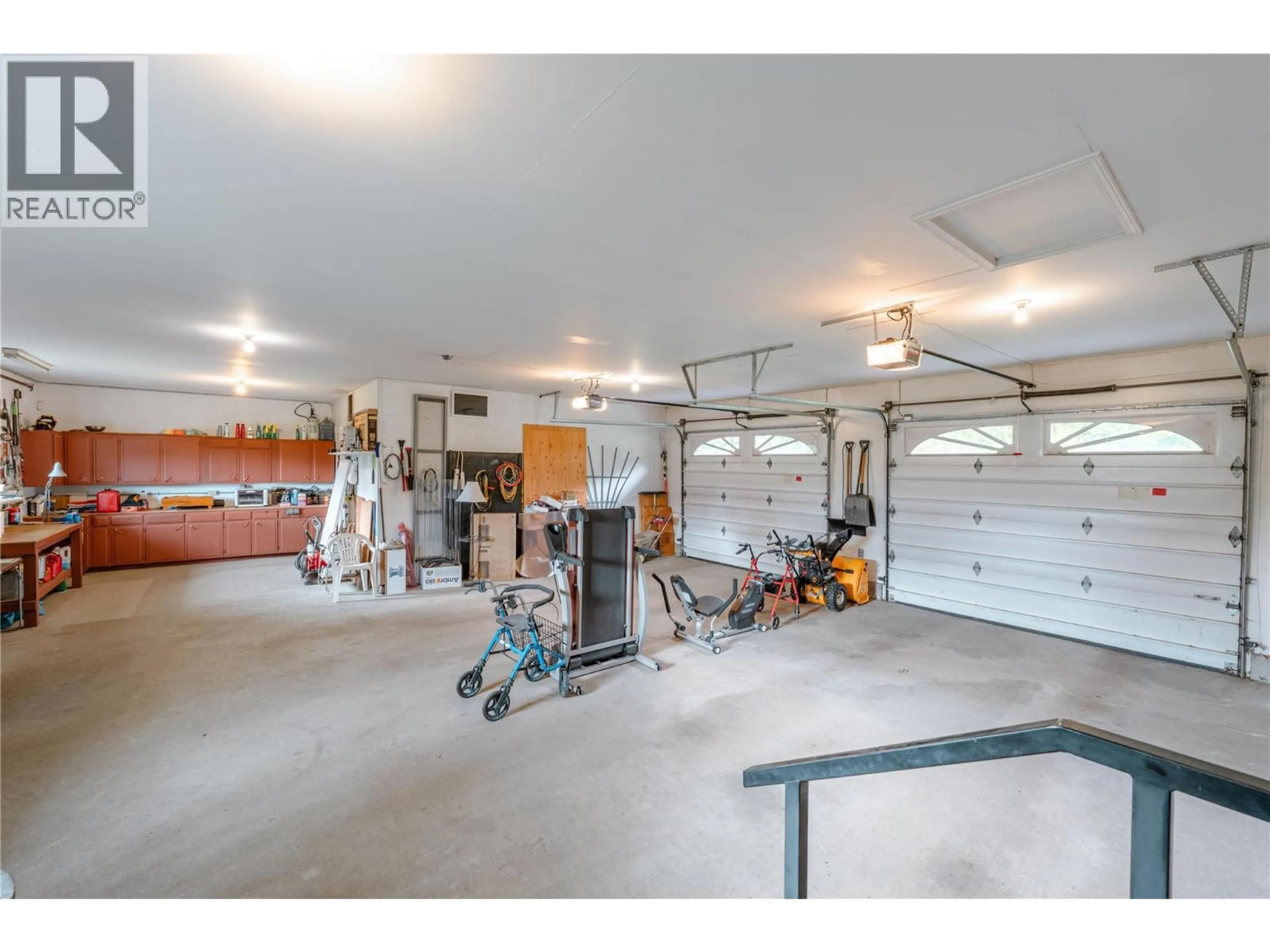 Indoor garage for 139 TRACK STREET STREET EAST, Revelstoke British Columbia V0E2S0