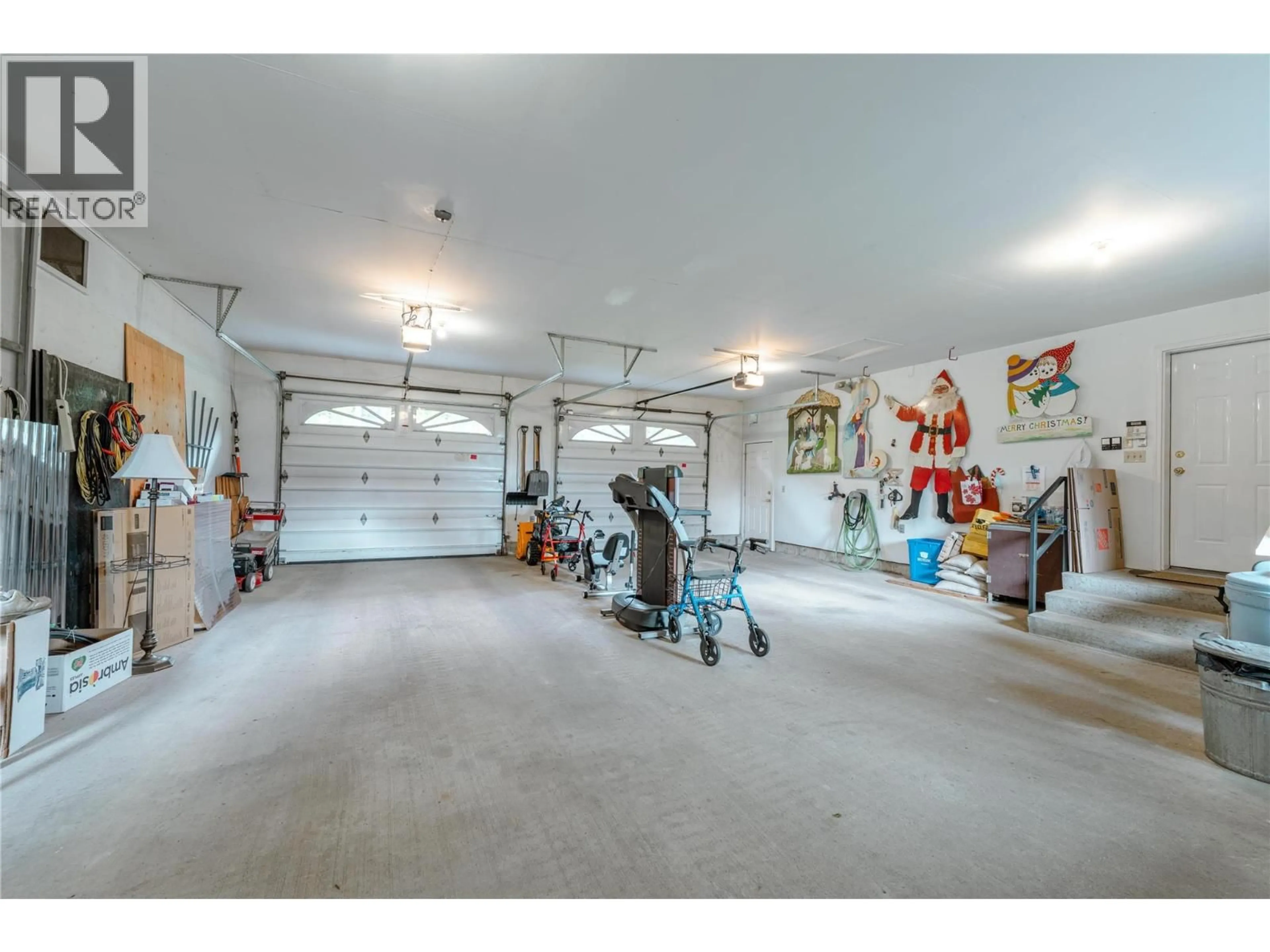 Indoor garage for 139 TRACK STREET STREET EAST, Revelstoke British Columbia V0E2S0