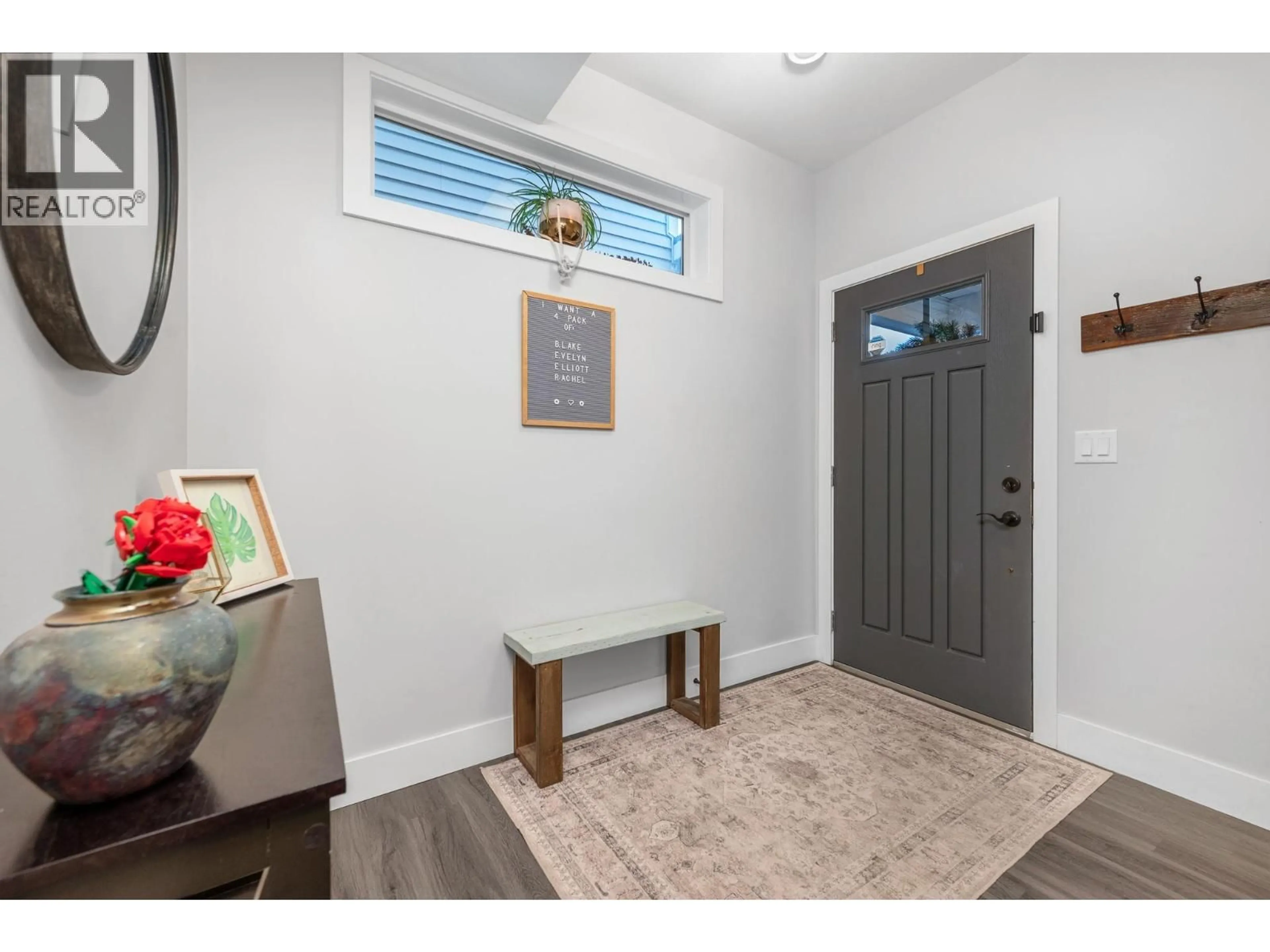 Indoor entryway for 16 - 6635 TRONSON ROAD, Vernon British Columbia V1H2K4