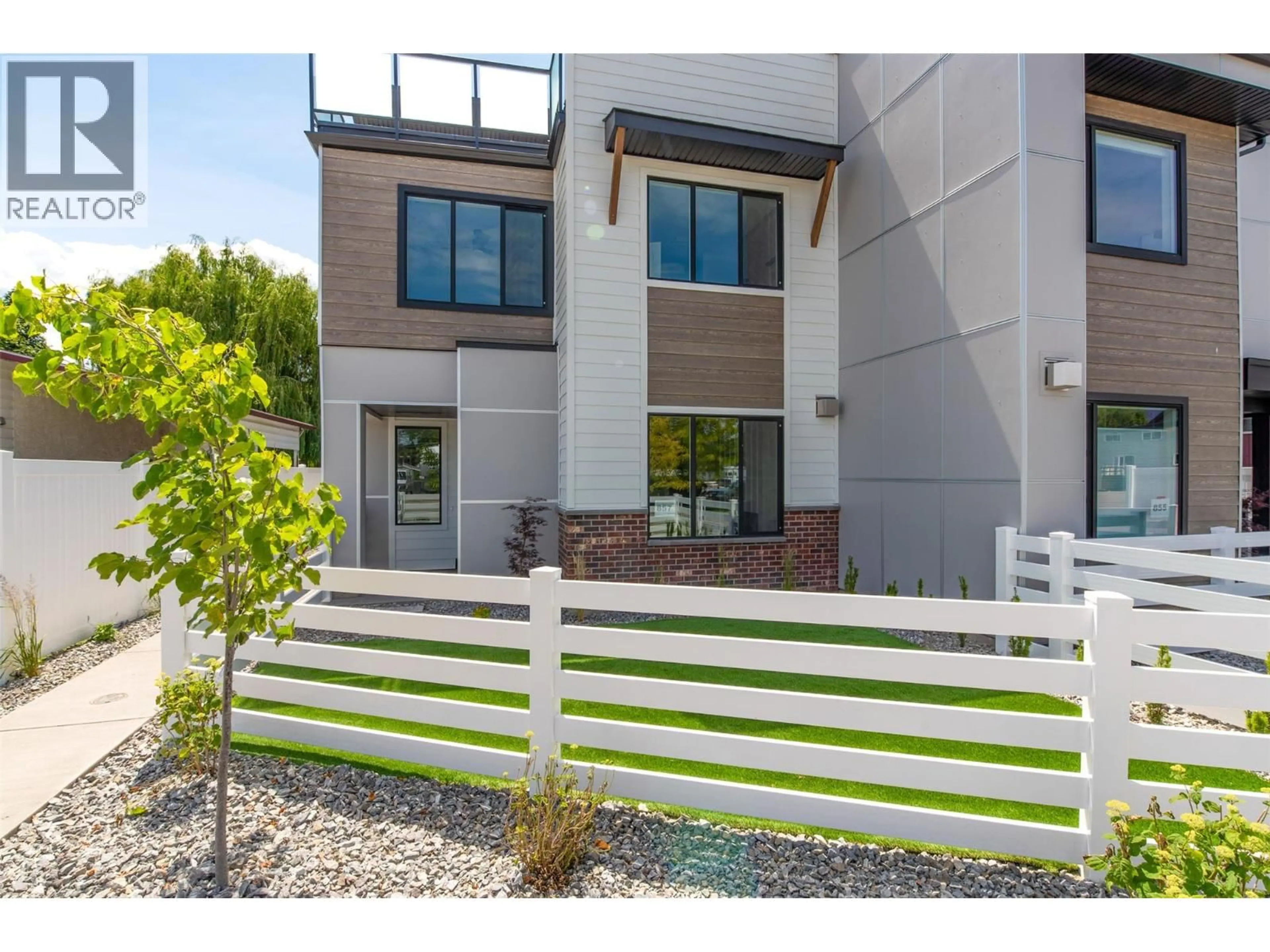 Unknown for 857 KINNEAR COURT, Kelowna British Columbia V1Y8A9