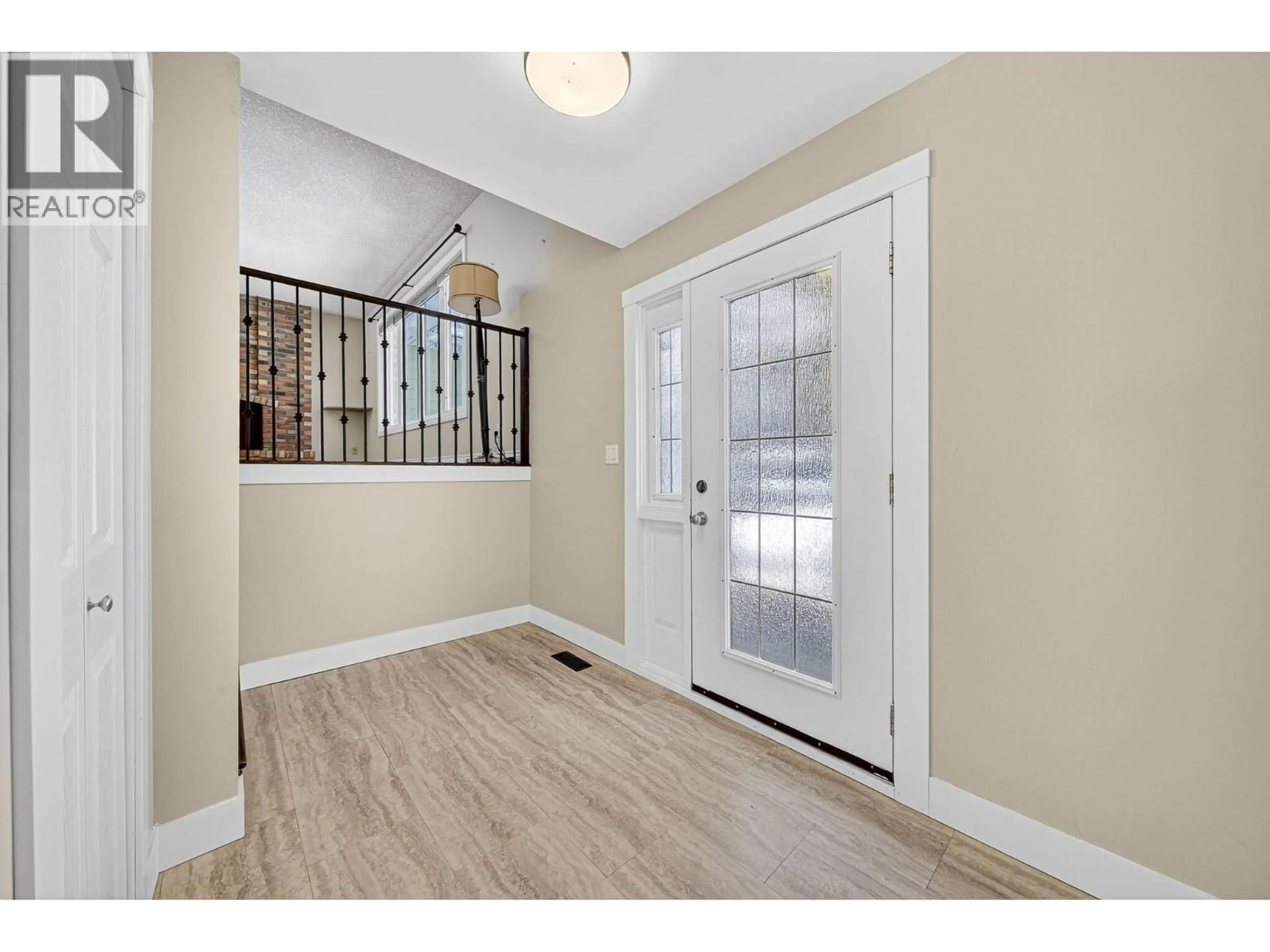 Indoor entryway for 444 ENGELMANN SPRUCE DRIVE, Sparwood British Columbia V0B2G1