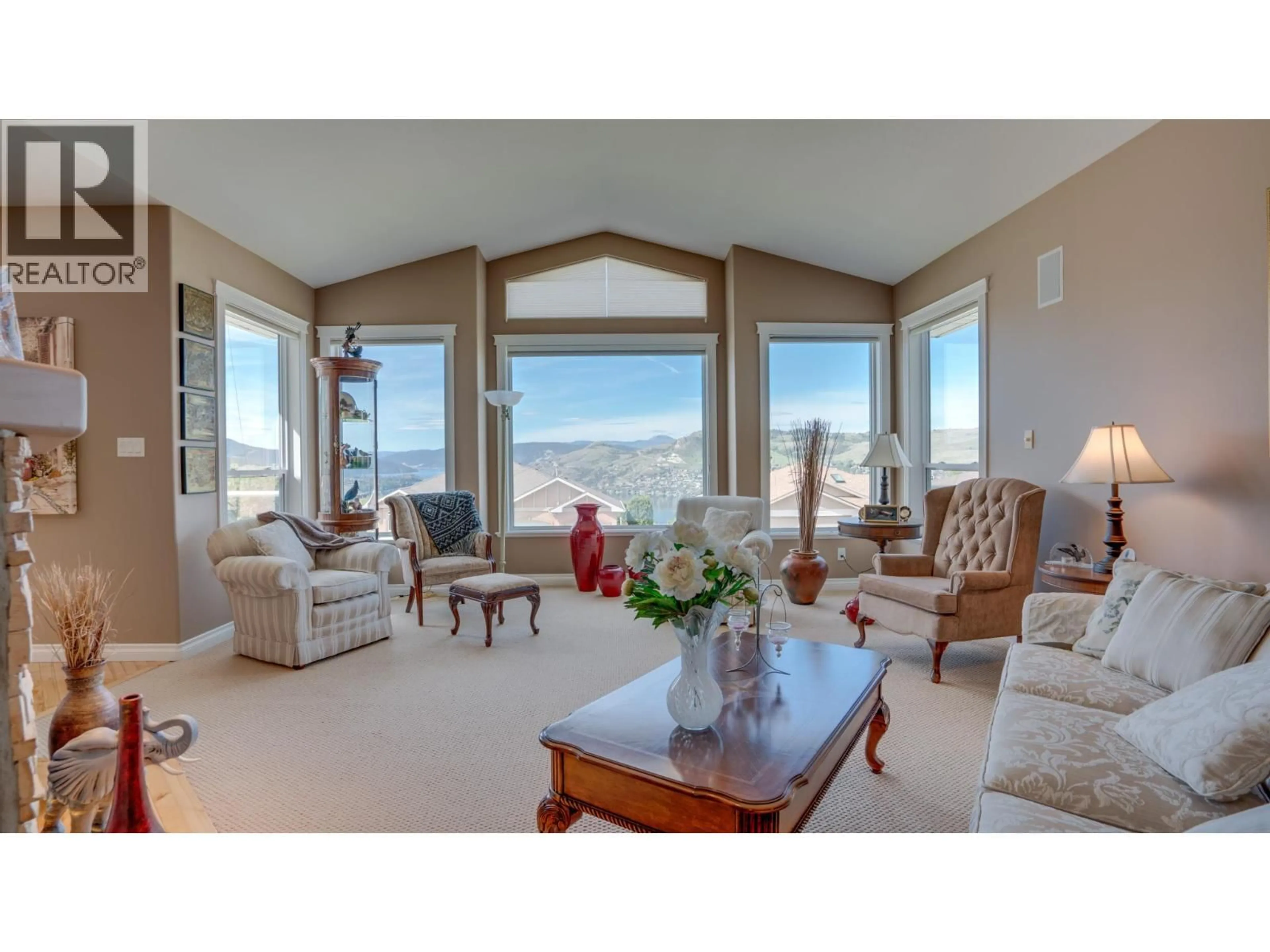 Living room with furniture, unknown for 667 MT. YORK DRIVE, Coldstream British Columbia V1B3X2