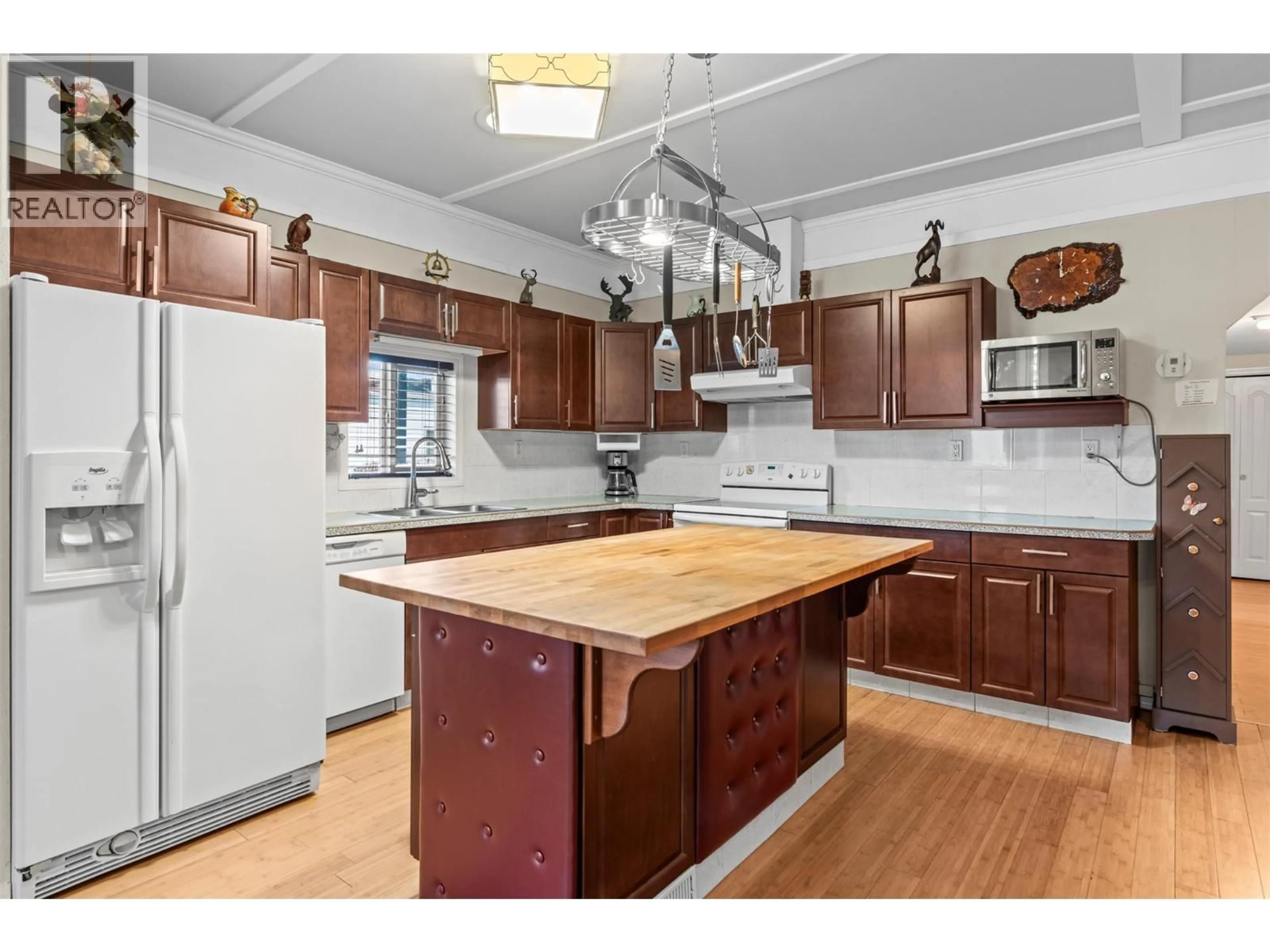Standard kitchen, unknown for 18 - 2727 LAKESHORE DRIVE, Vernon British Columbia V1H1X5