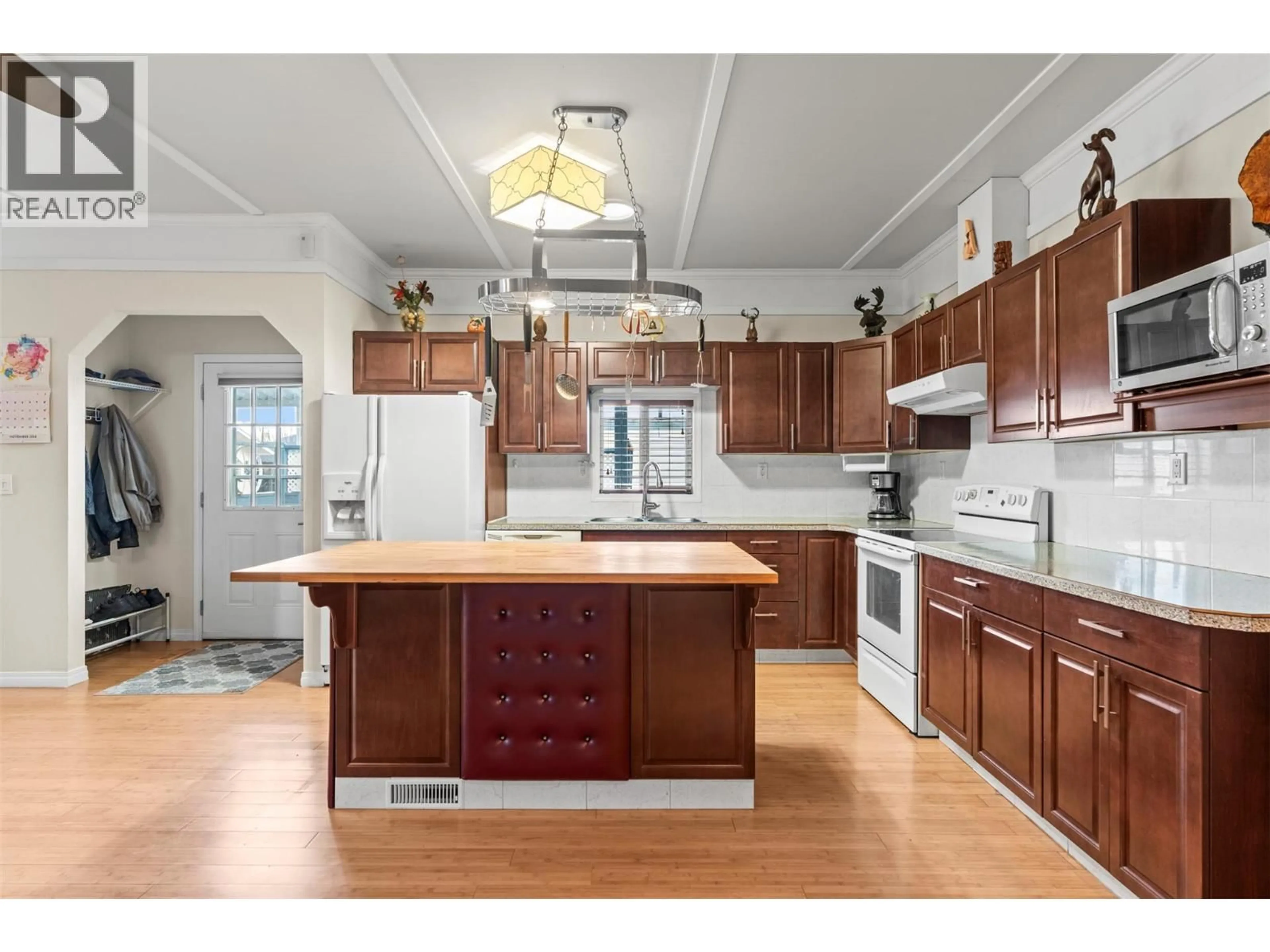 Open concept kitchen, unknown for 18 - 2727 LAKESHORE DRIVE, Vernon British Columbia V1H1X5