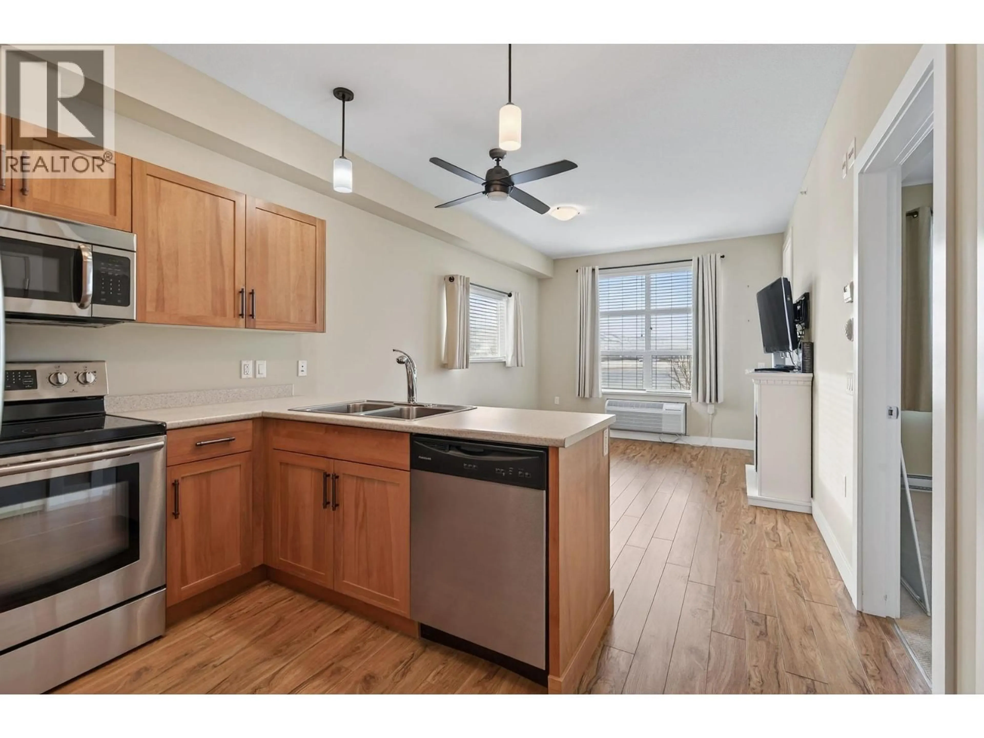 Standard kitchen, unknown for 424 - 755 MAYFAIR STREET, Kamloops British Columbia V2B5L7