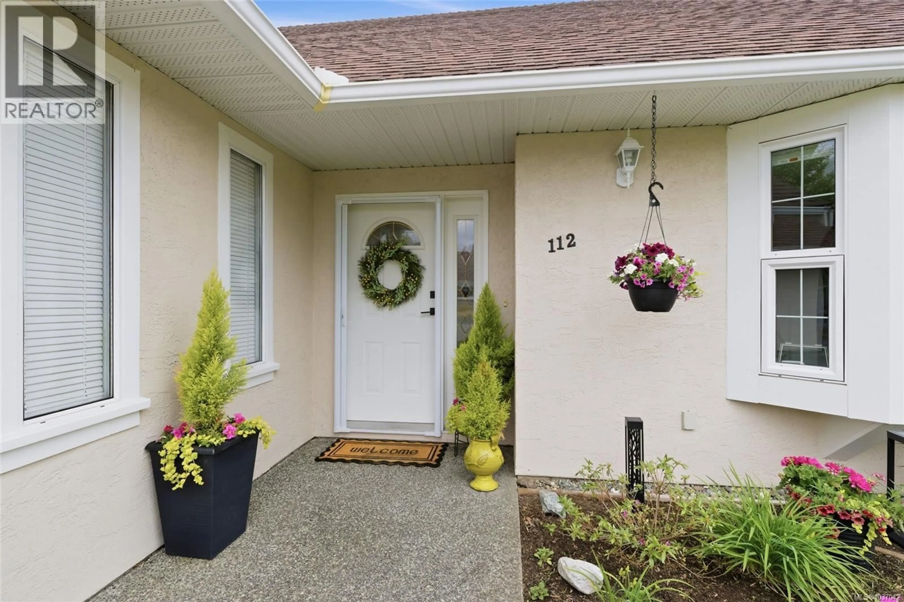 Indoor entryway for 112 - 635 BLENKIN AVENUE, Parksville British Columbia V9P2K7