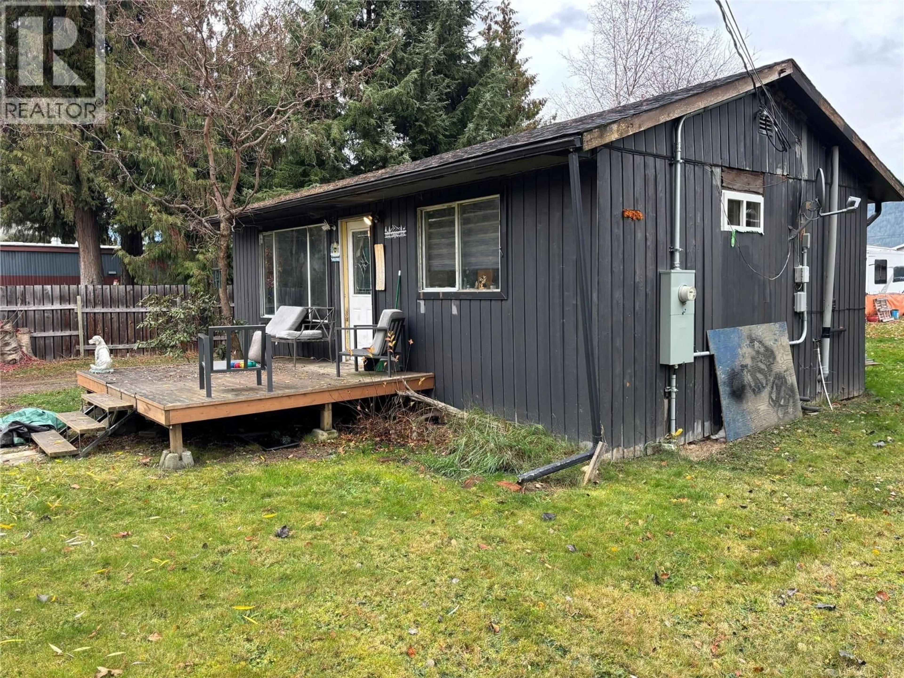 Shed for 1233 TUNNEY AVENUE, Sicamous British Columbia V0E2V1