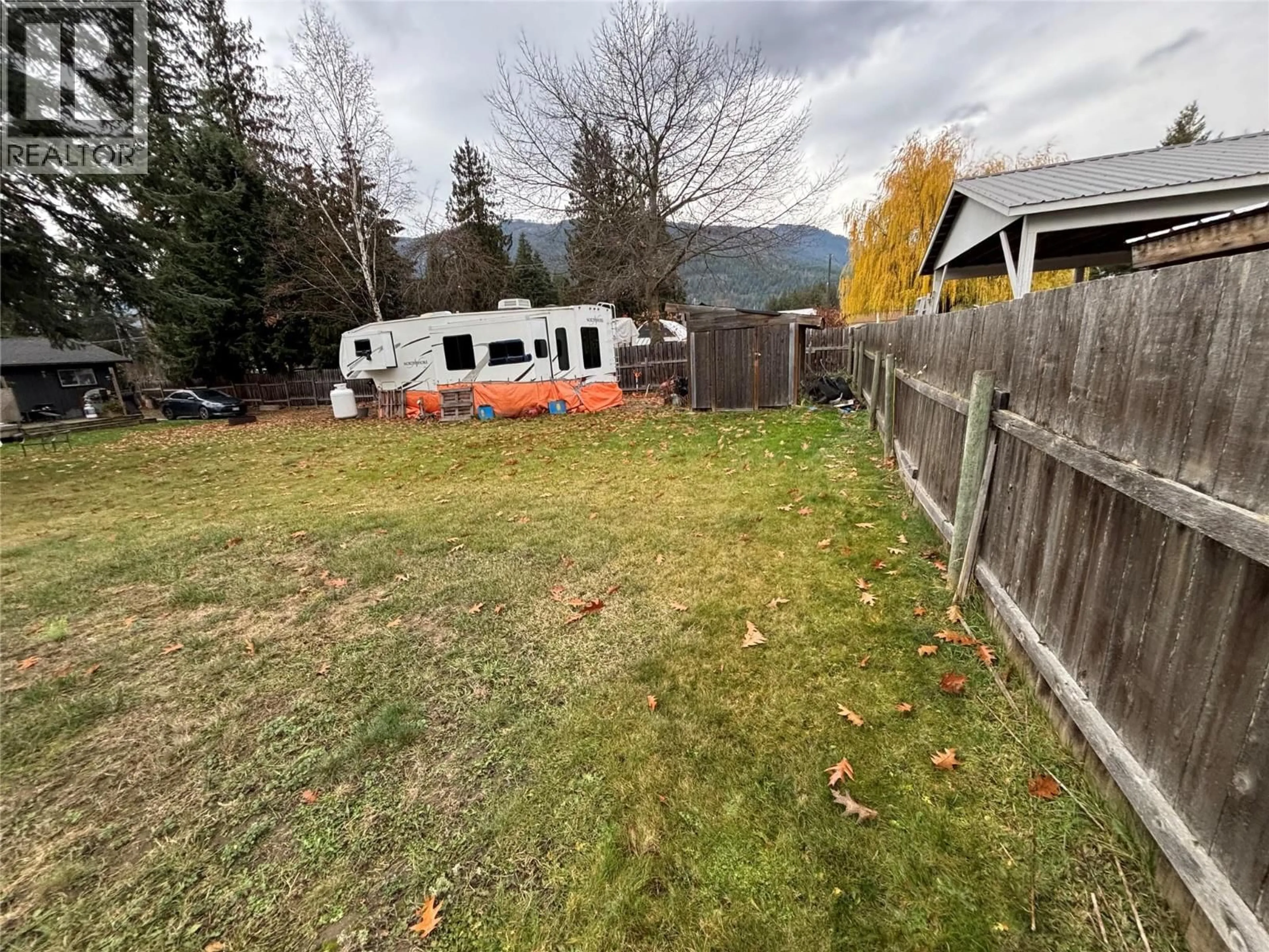 A pic from outside/outdoor area/front of a property/back of a property/a pic from drone, mountain view for 1233 TUNNEY AVENUE, Sicamous British Columbia V0E2V1