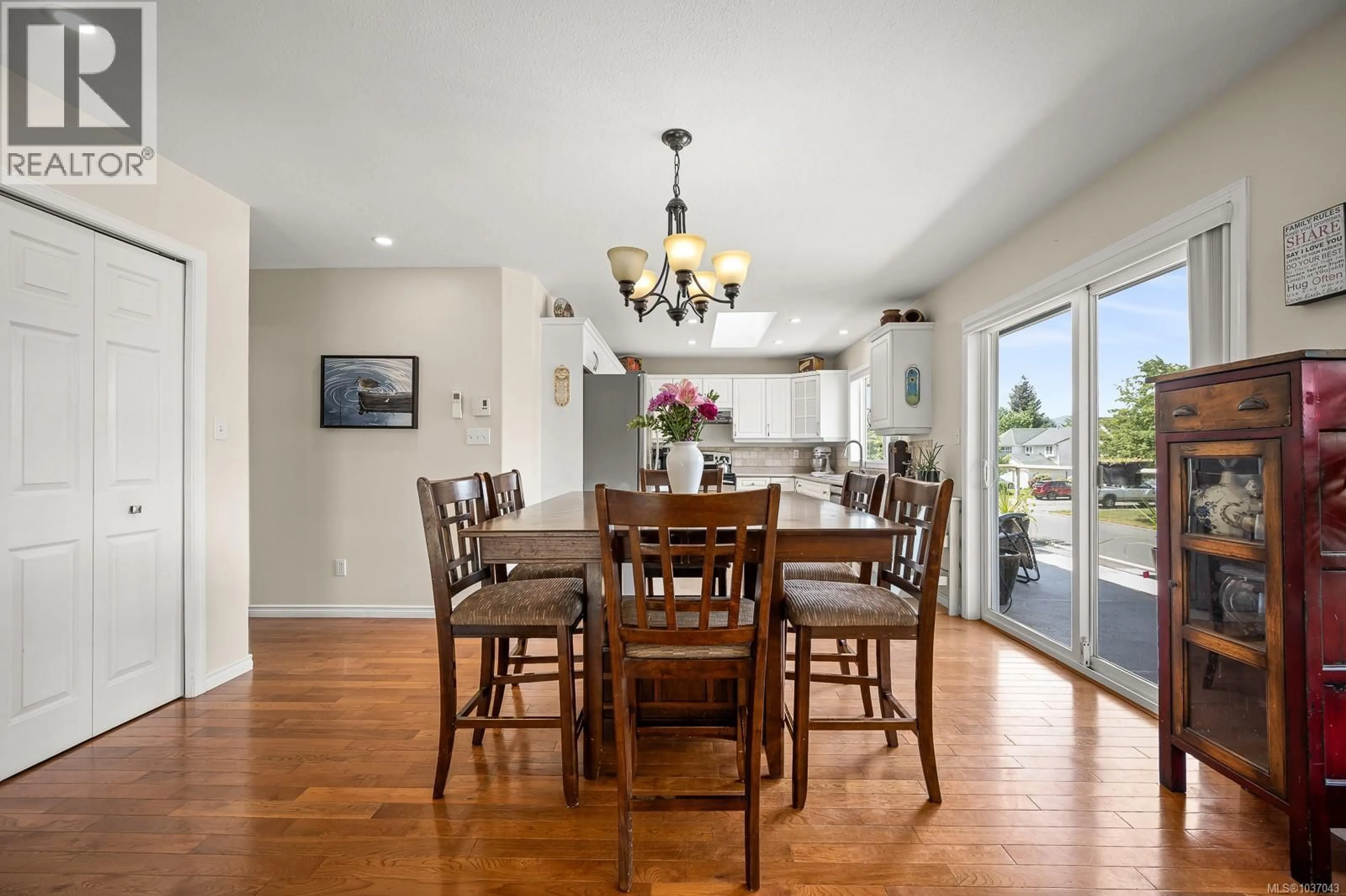 Dining room, unknown for 2065 HAWK DRIVE, Courtenay British Columbia V9N9B1