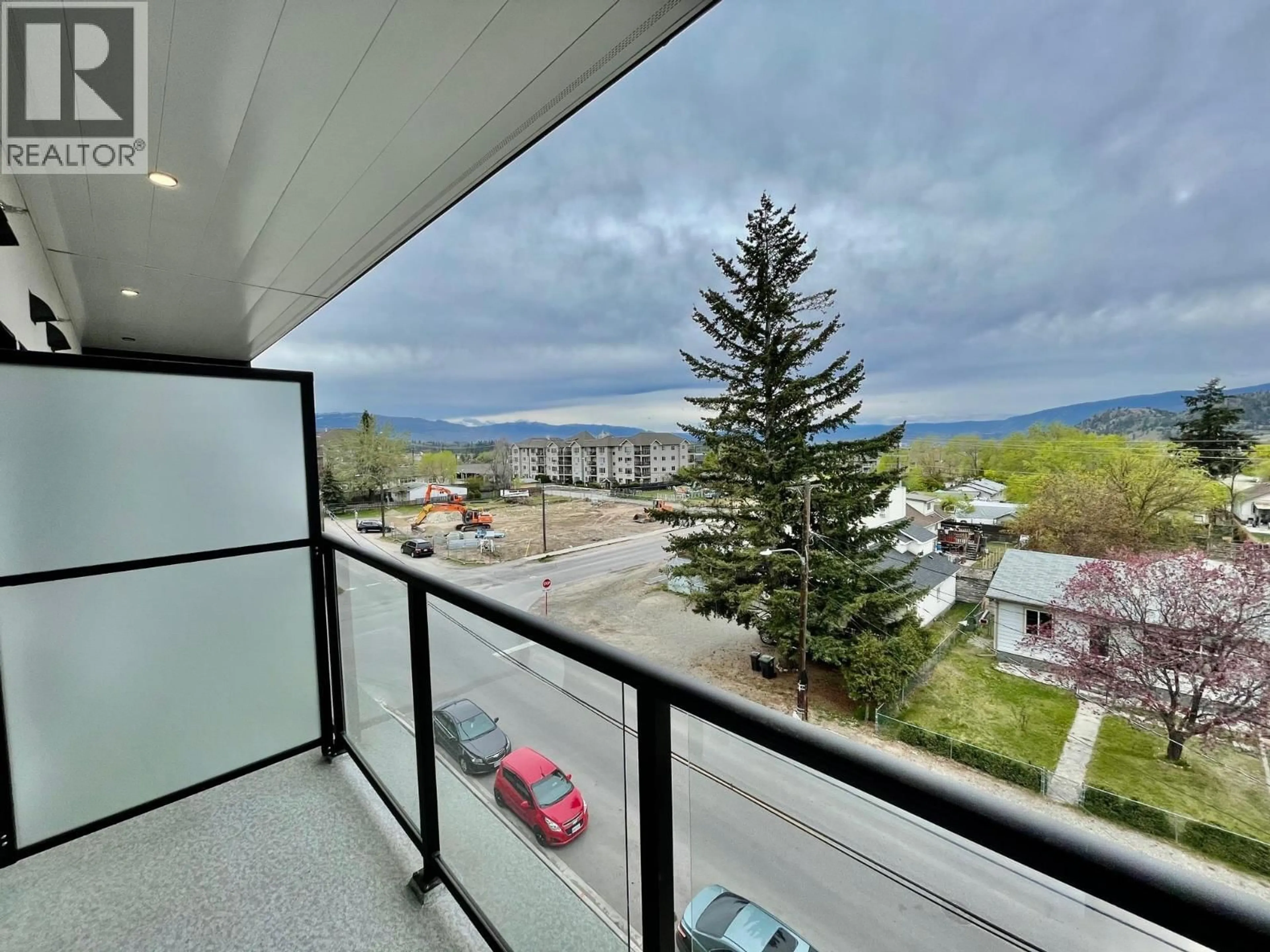 Balcony in the apartment, unknown for PH14 - 345 DOUGALL ROAD NORTH, Kelowna British Columbia V1X3K8