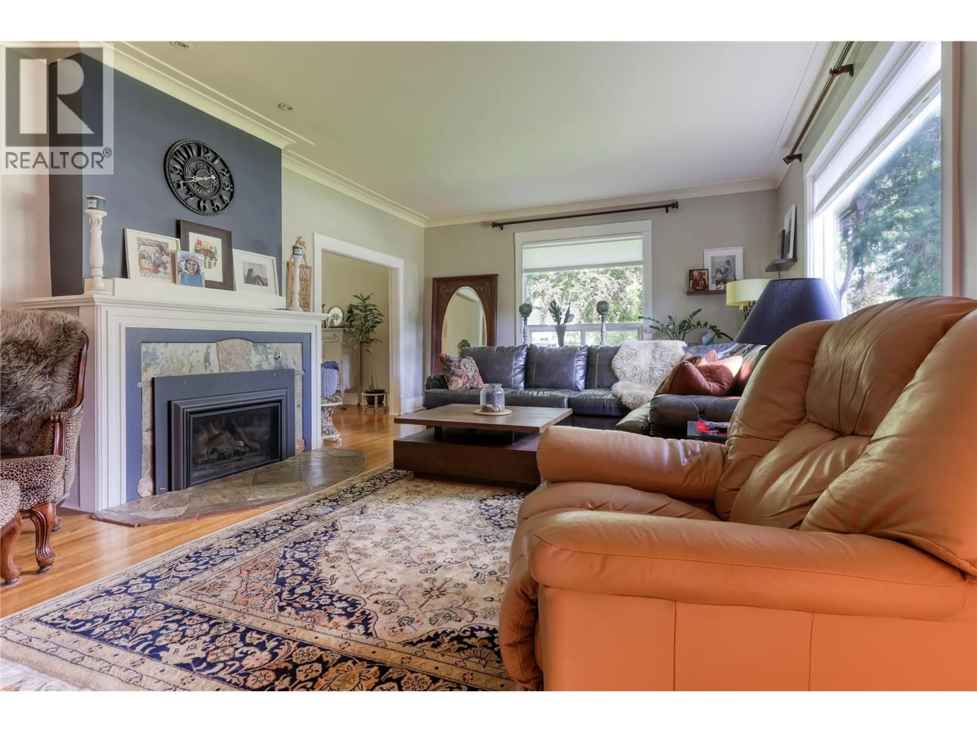 Living room with furniture, unknown for 208 RITCHIE AVENUE, Trail British Columbia V1R1H2