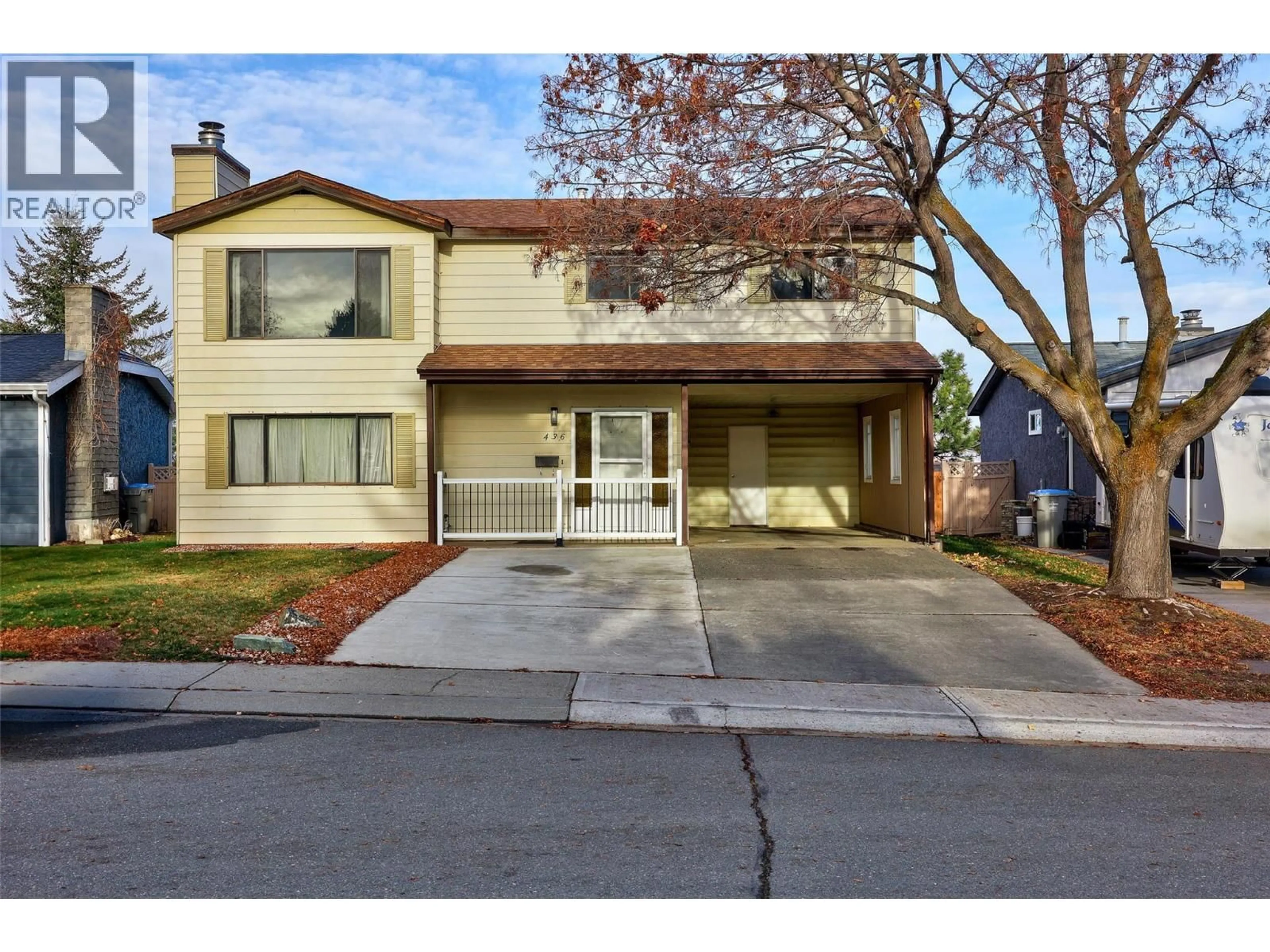 Home with vinyl exterior material, street for 436 GARIBALDI DRIVE, Kamloops British Columbia V2E2A9