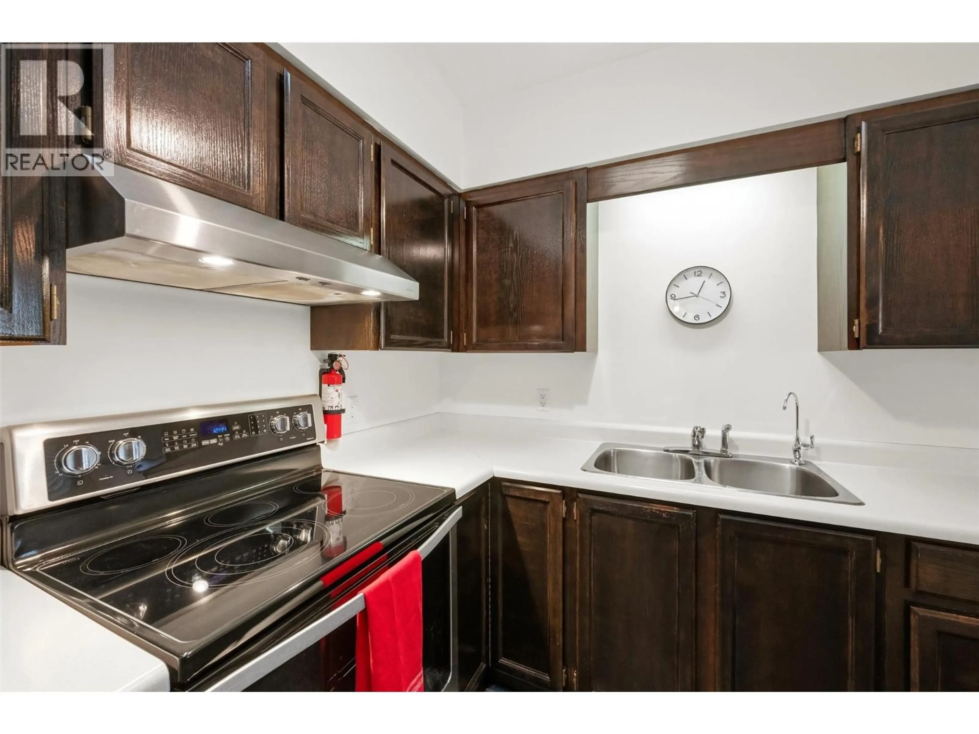 Standard kitchen, unknown for 29 - 854 MAIN STREET, Penticton British Columbia V2A5E4