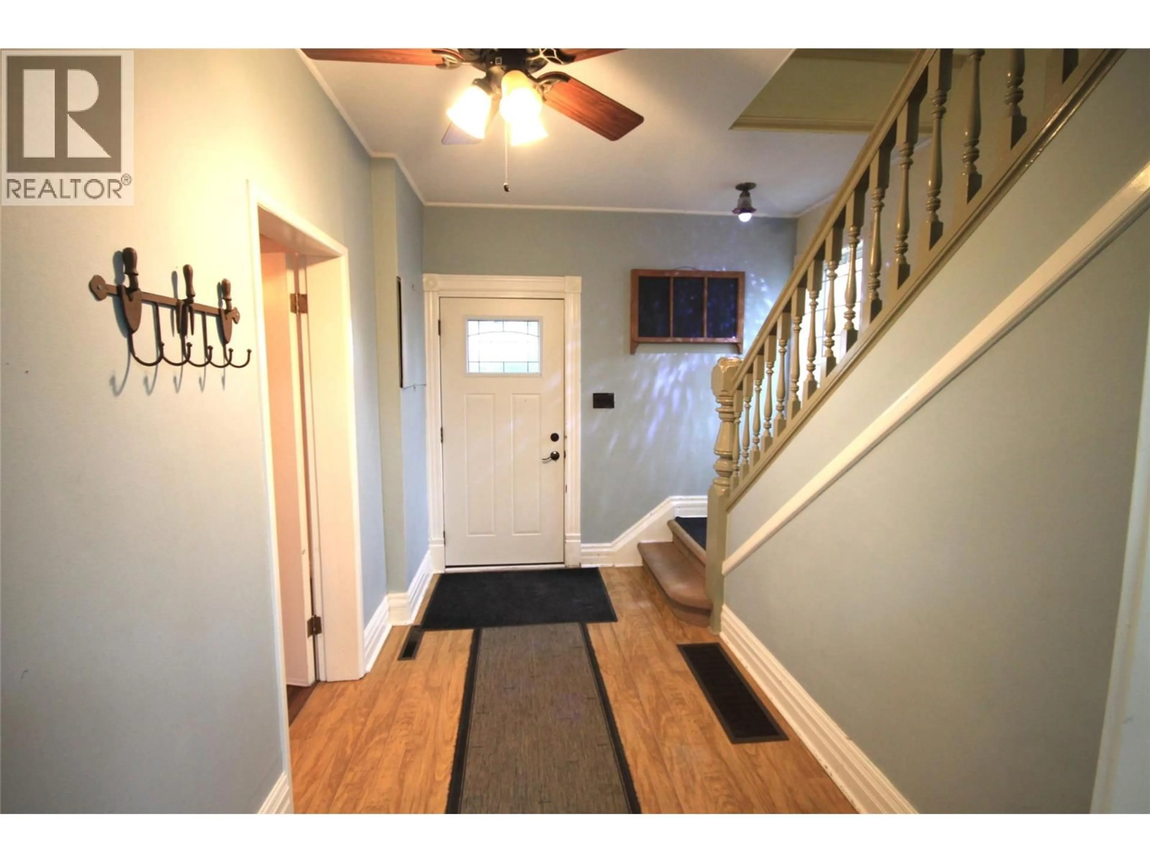 Indoor entryway for 3411 32 AVENUE, Vernon British Columbia V1T2M9