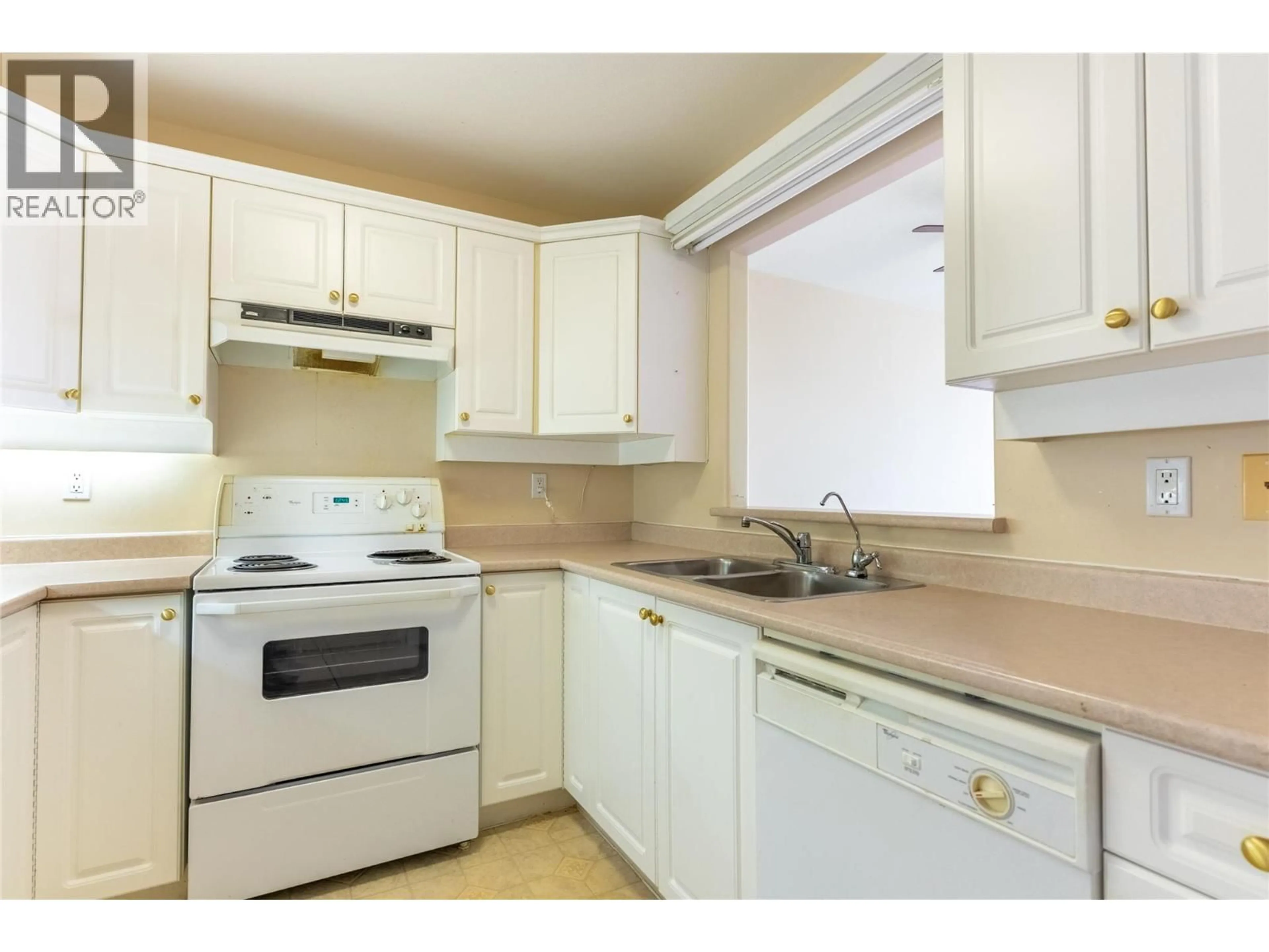 Standard kitchen, unknown for 311 - 120 VERNON AVENUE, Kamloops British Columbia V2B1L6