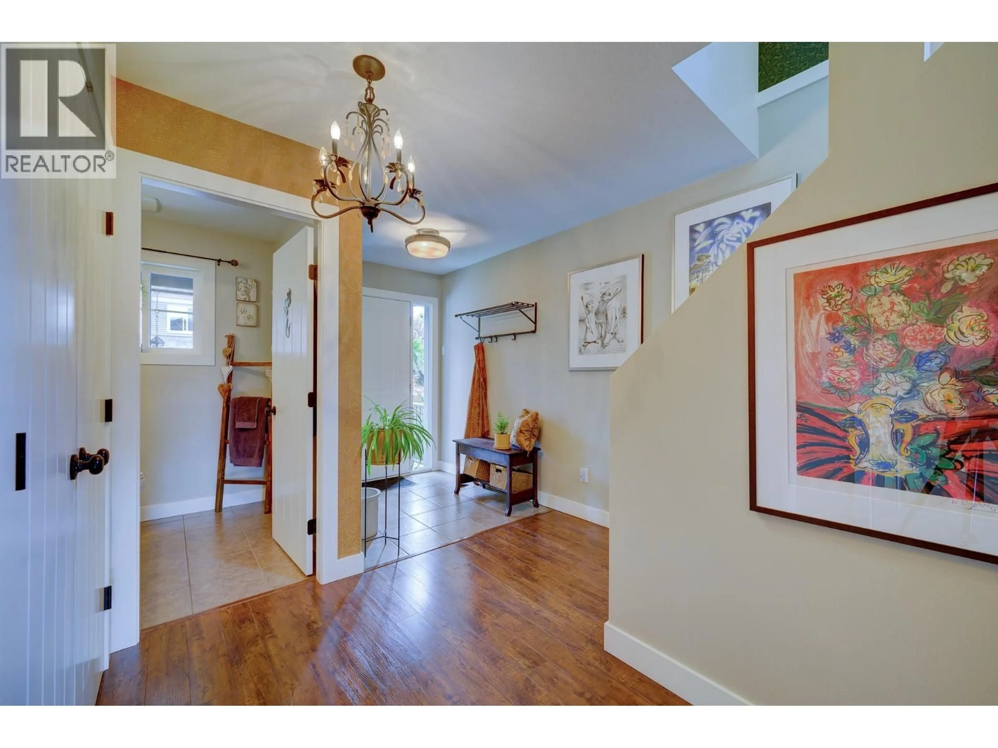 Indoor entryway for 7 - 3031 WESTSYDE ROAD, Kamloops British Columbia V2B0E4