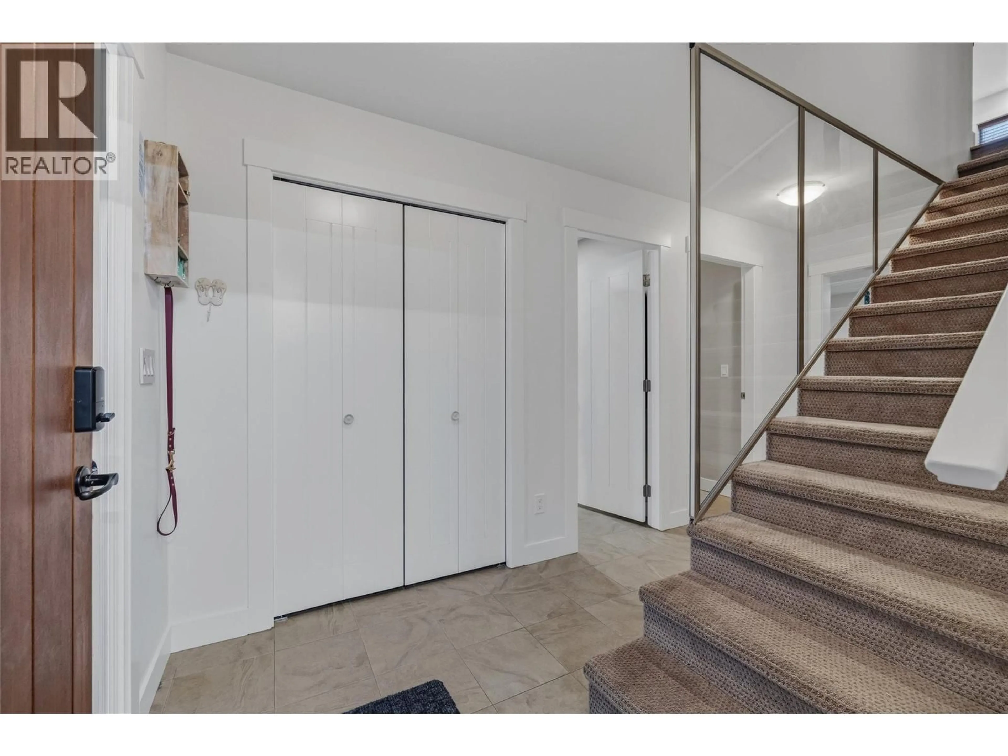 Unknown for 976 LAWSON AVENUE, Kelowna British Columbia V1Y6T1