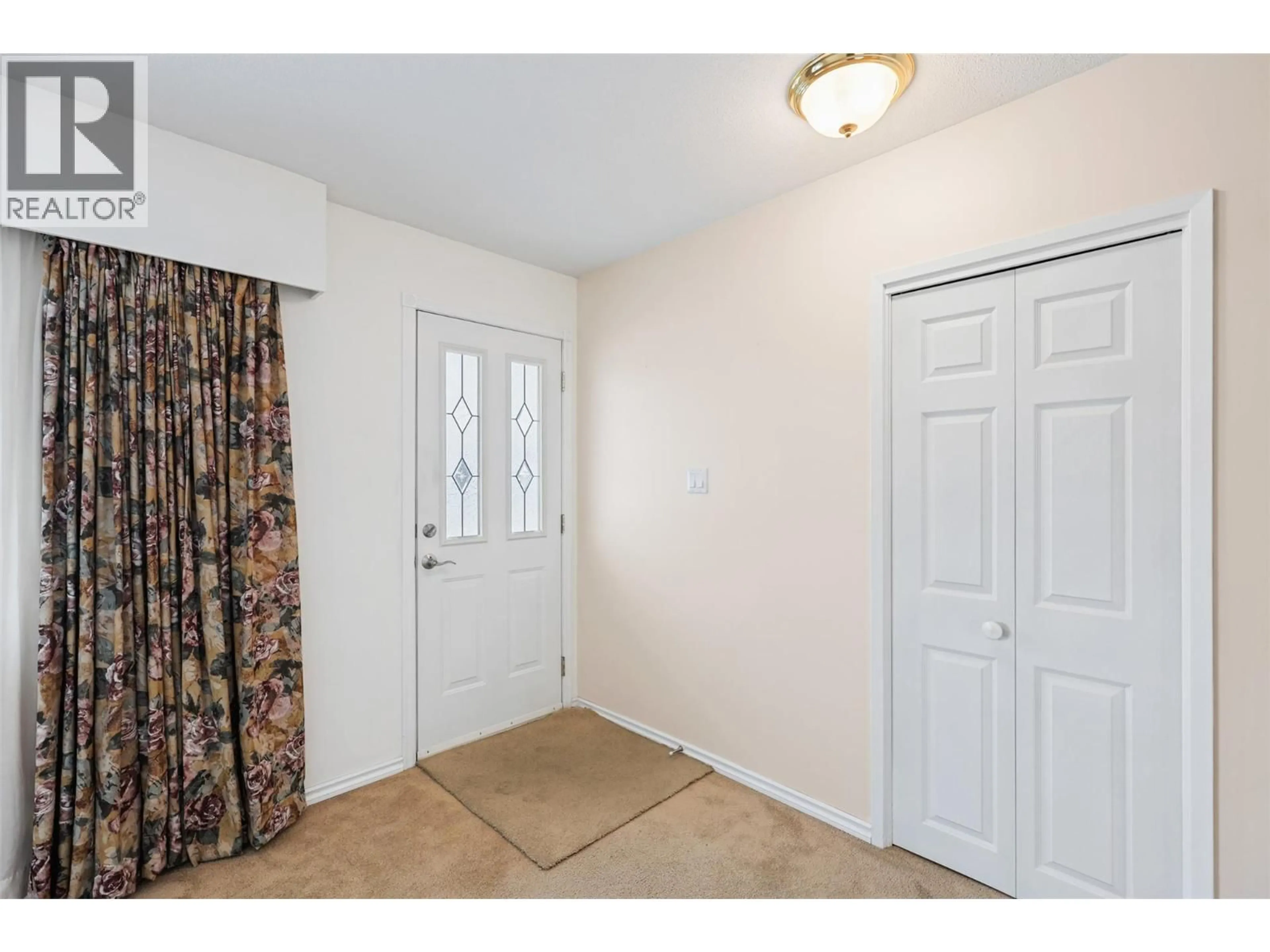 Indoor entryway for 919 CRANBROOK PLACE, Kamloops British Columbia V2B2A8