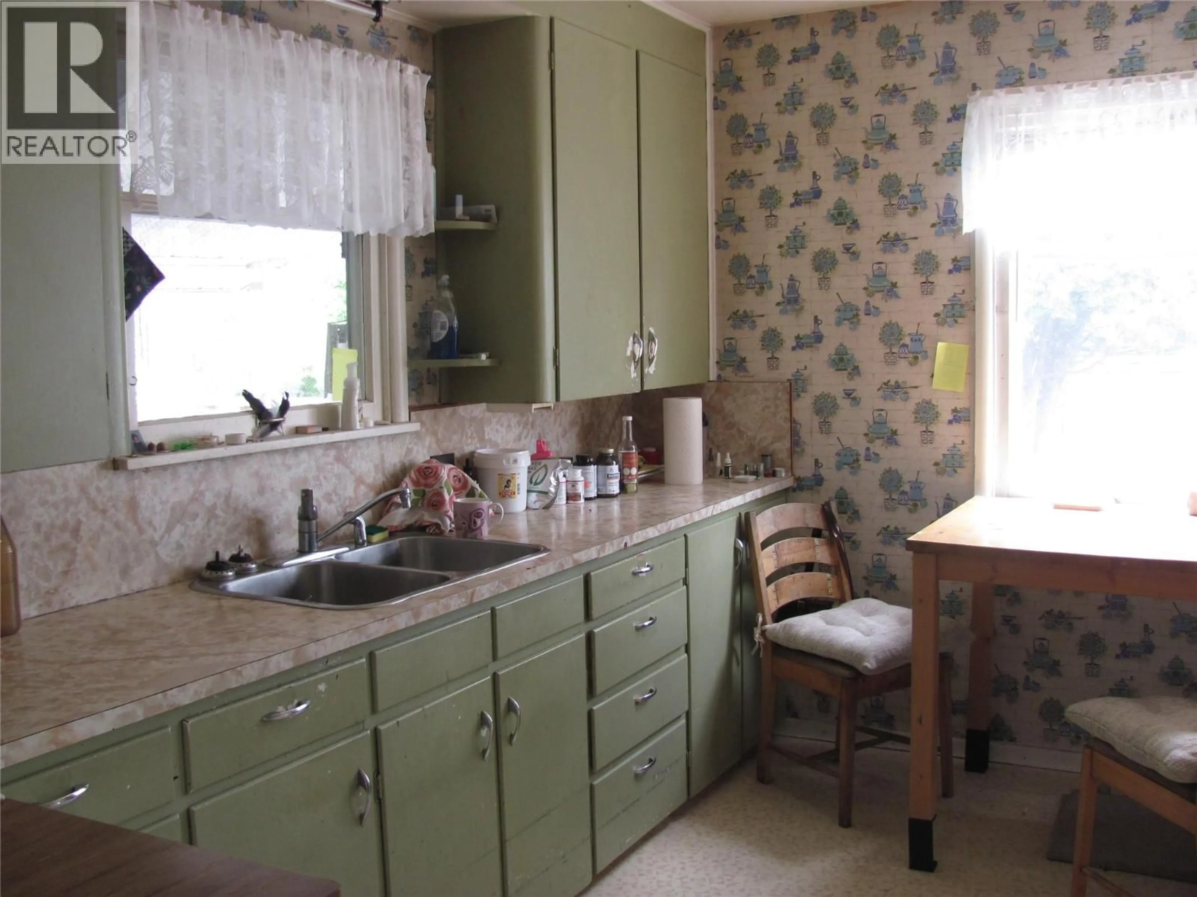 Standard kitchen, unknown for 4309 22 STREET, Vernon British Columbia V1T4J3