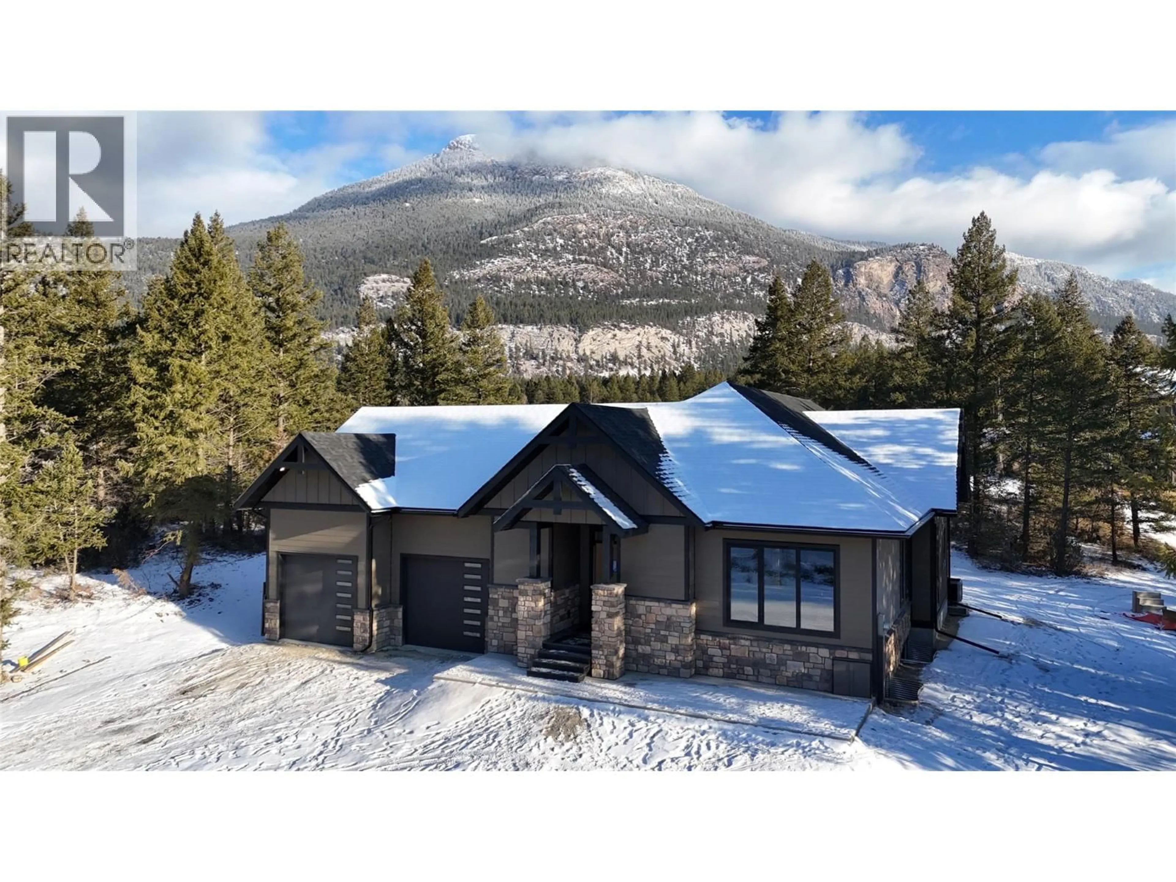 A pic from outside/outdoor area/front of a property/back of a property/a pic from drone, mountain view for 5072 BERLAND BEND, Windermere British Columbia V0A1K3