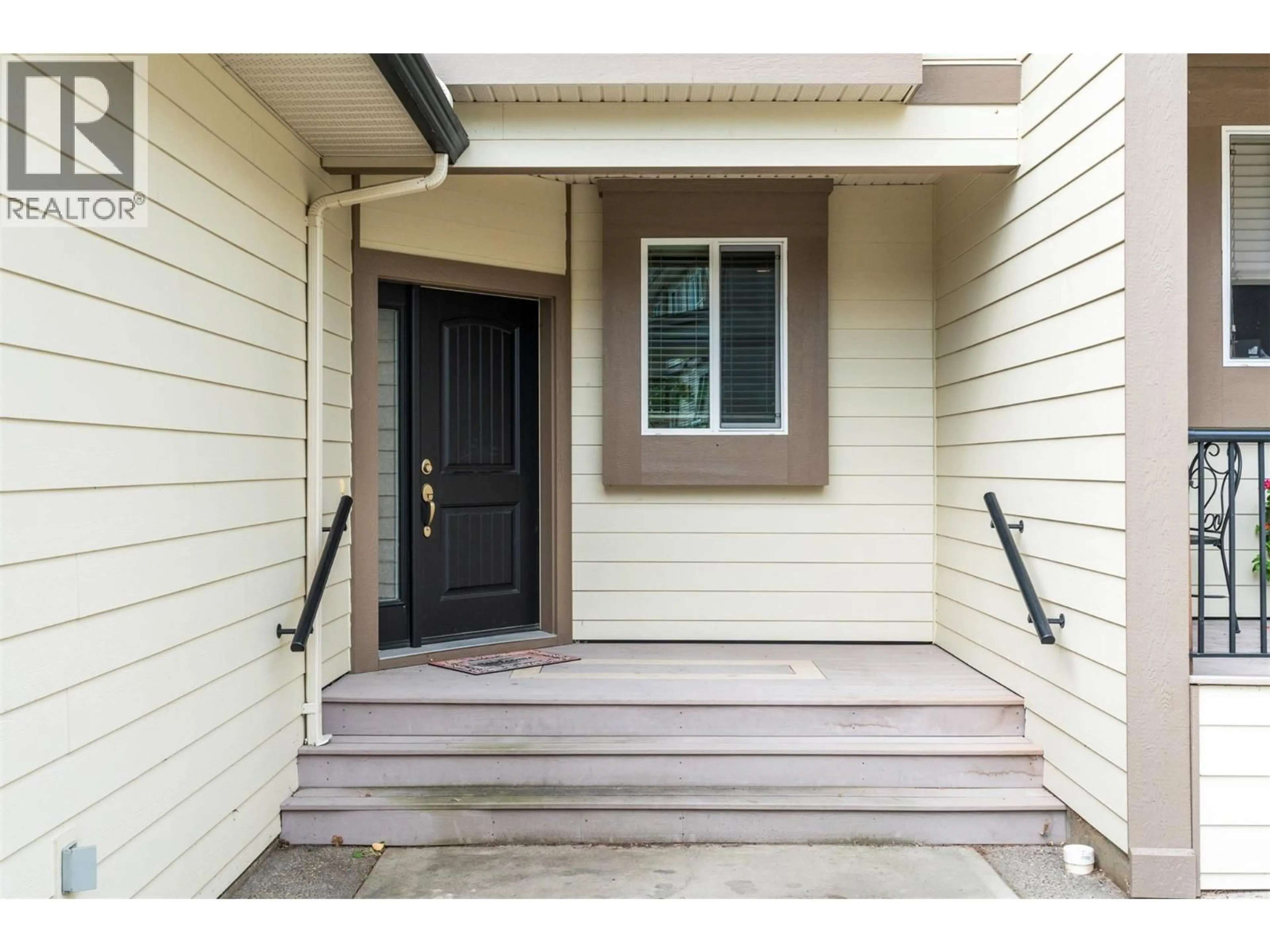 Indoor entryway for 217 - 3780 SCHUBERT ROAD, Armstrong British Columbia V0E1B4