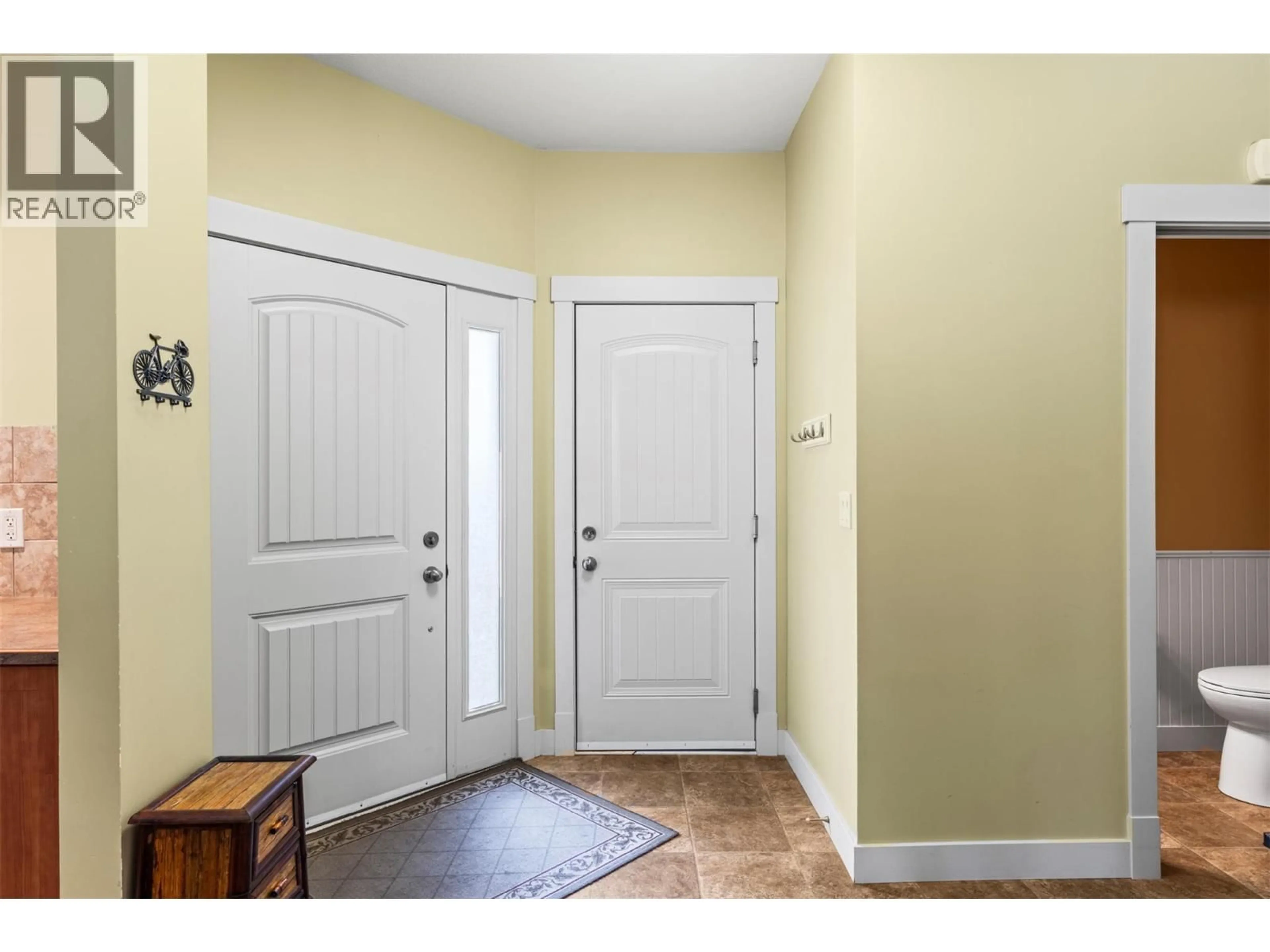 Indoor entryway for 217 - 3780 SCHUBERT ROAD, Armstrong British Columbia V0E1B4