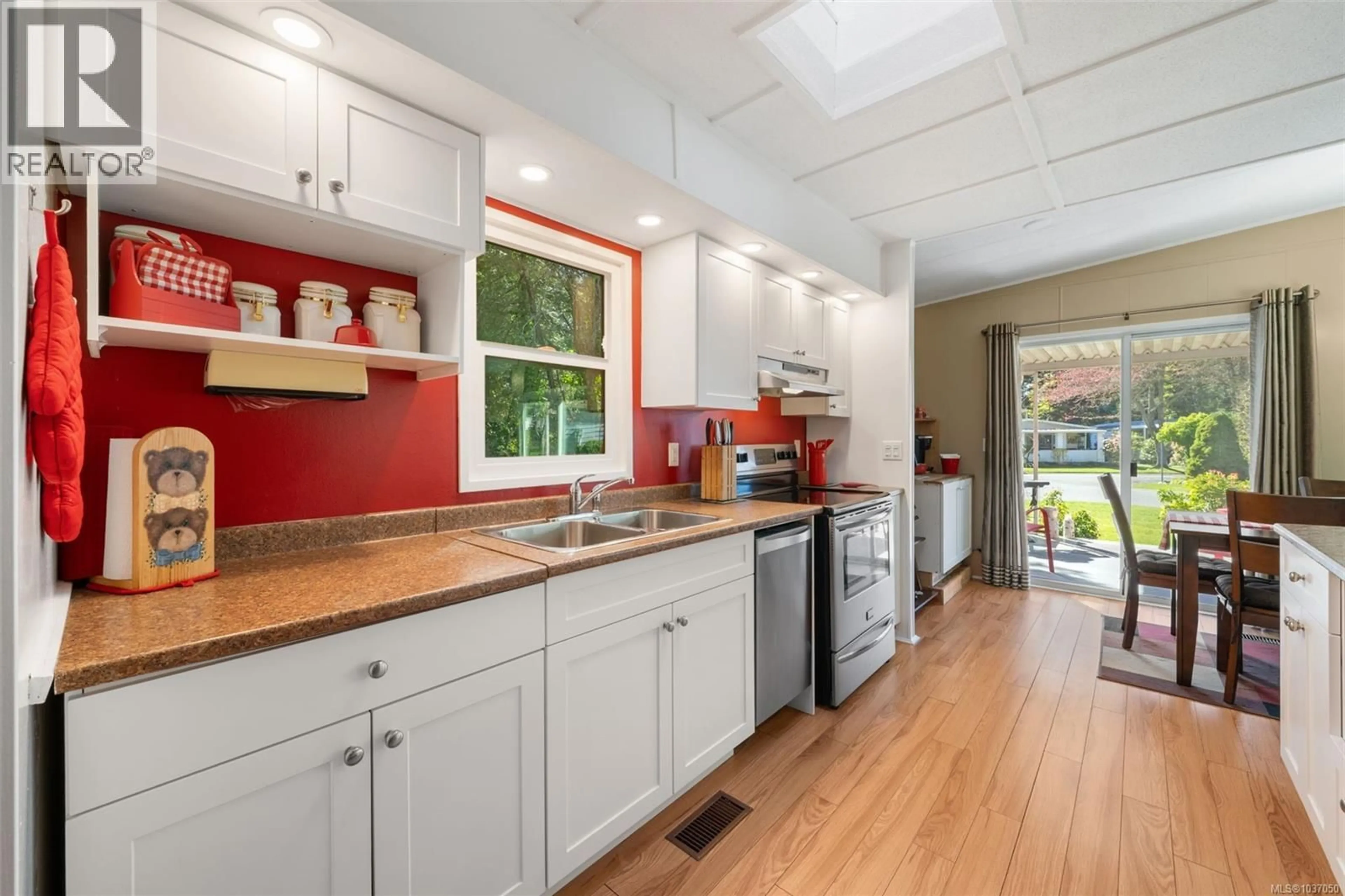 Unknown for 2129 SUMMERGATE BOULEVARD, Sidney British Columbia V8L4K9