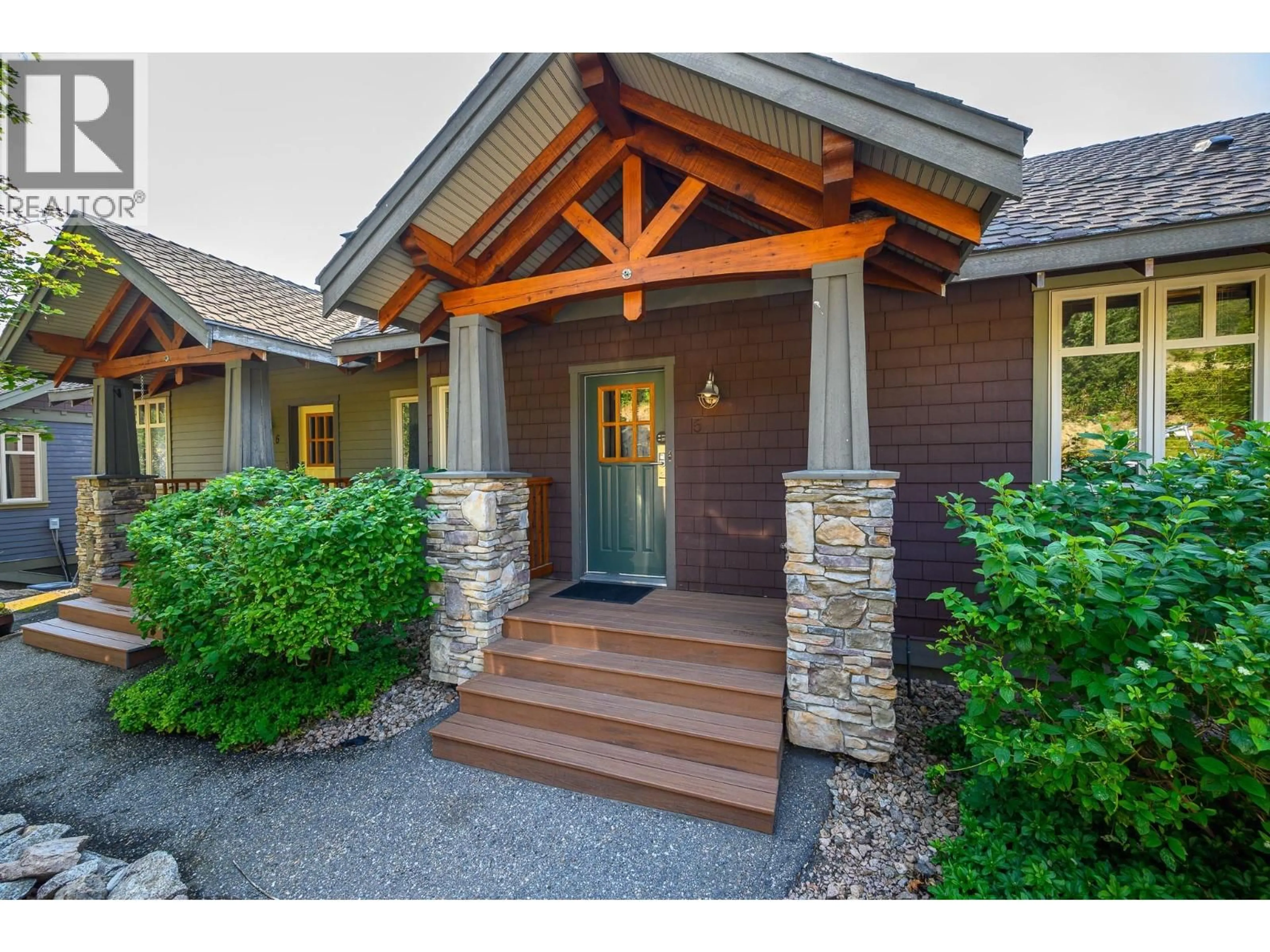 Indoor entryway for 5 - 272 CHICOPEE ROAD, Vernon British Columbia V1H1V7