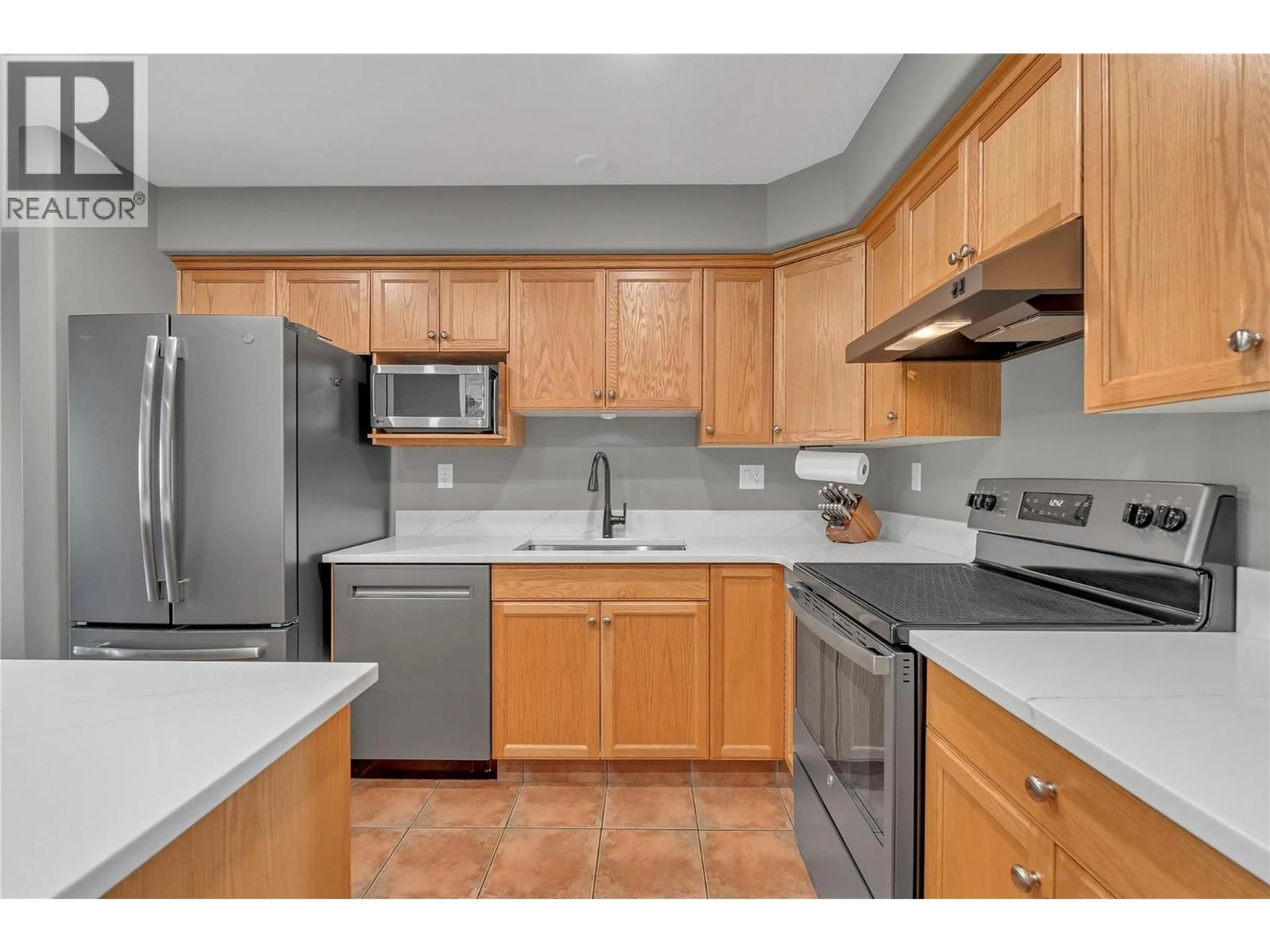 Standard kitchen, unknown for 309 - 9307 62 AVENUE, Osoyoos British Columbia V0H1V4