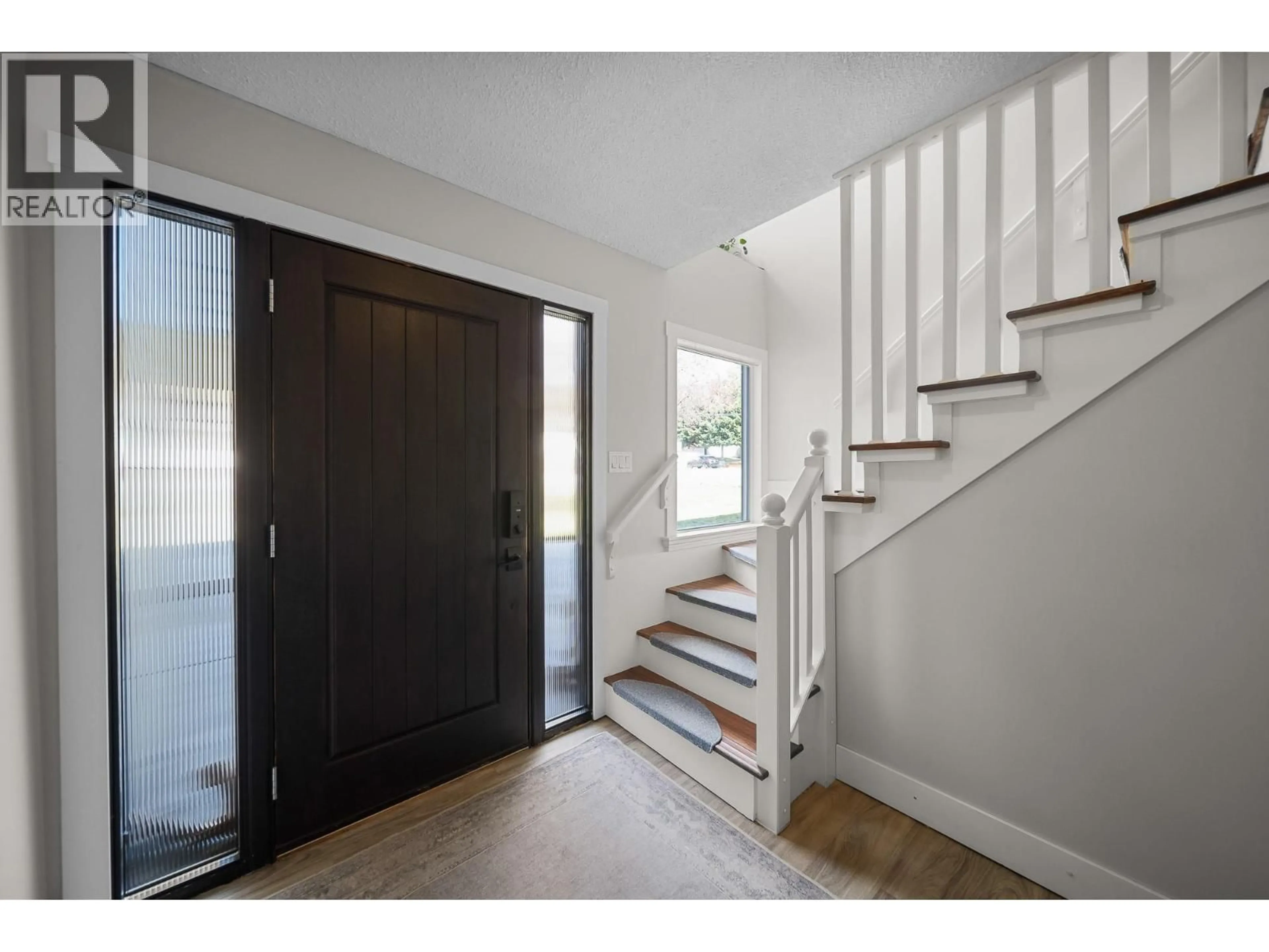 Indoor entryway for 1964 PARKER DRIVE, Merritt British Columbia V1K1J2